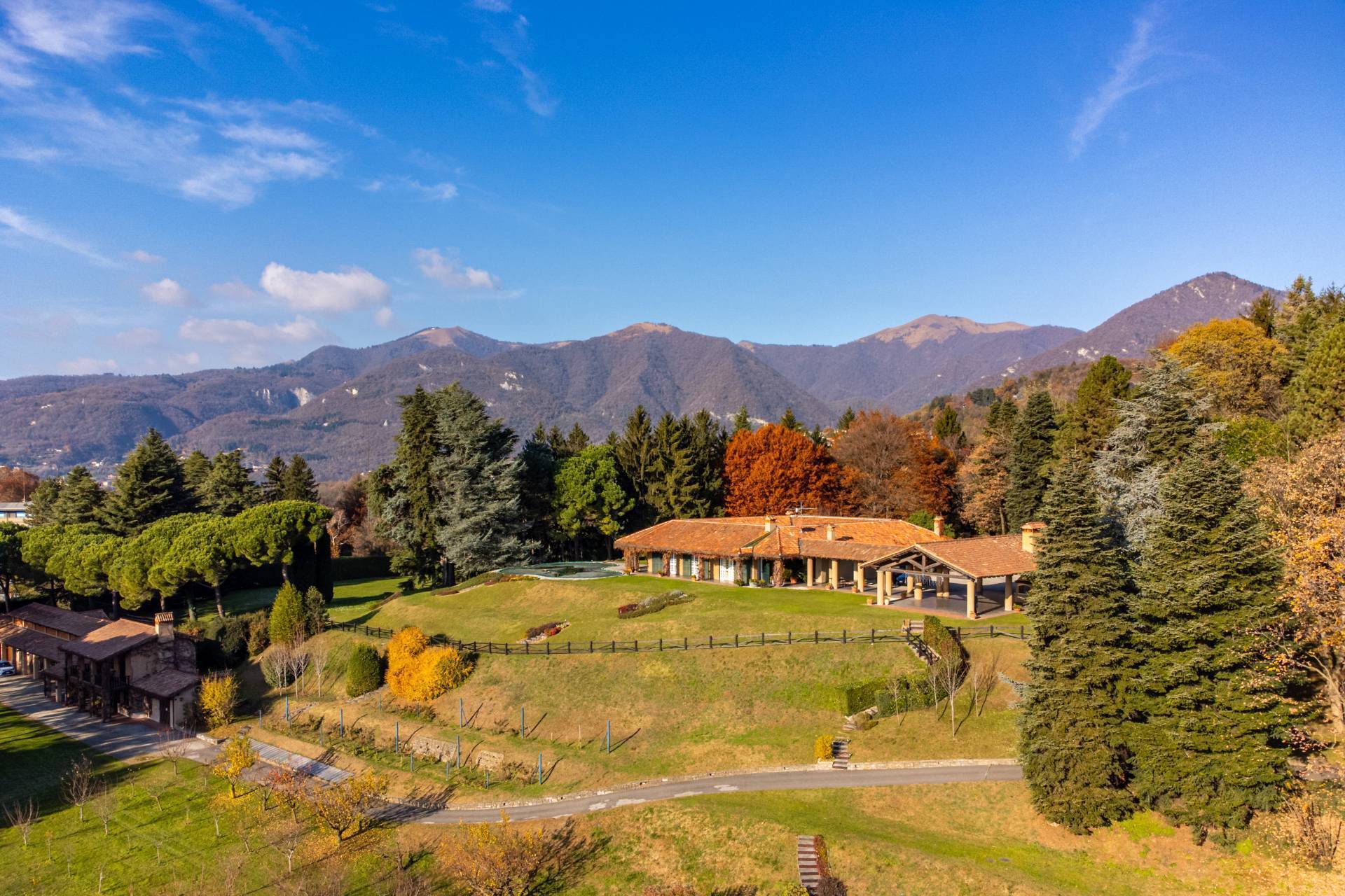 Eupilio, Como, 22030, IT, 6 Bedrooms Bedrooms, ,6 BathroomsBathrooms,Residential,For Sale,1708467
