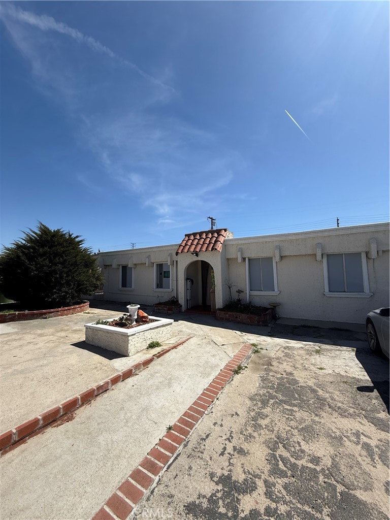 SUN VALLEY, California, 91352, United States, 4 Bedrooms Bedrooms, ,3 BathroomsBathrooms,Residential,For Sale,1837178