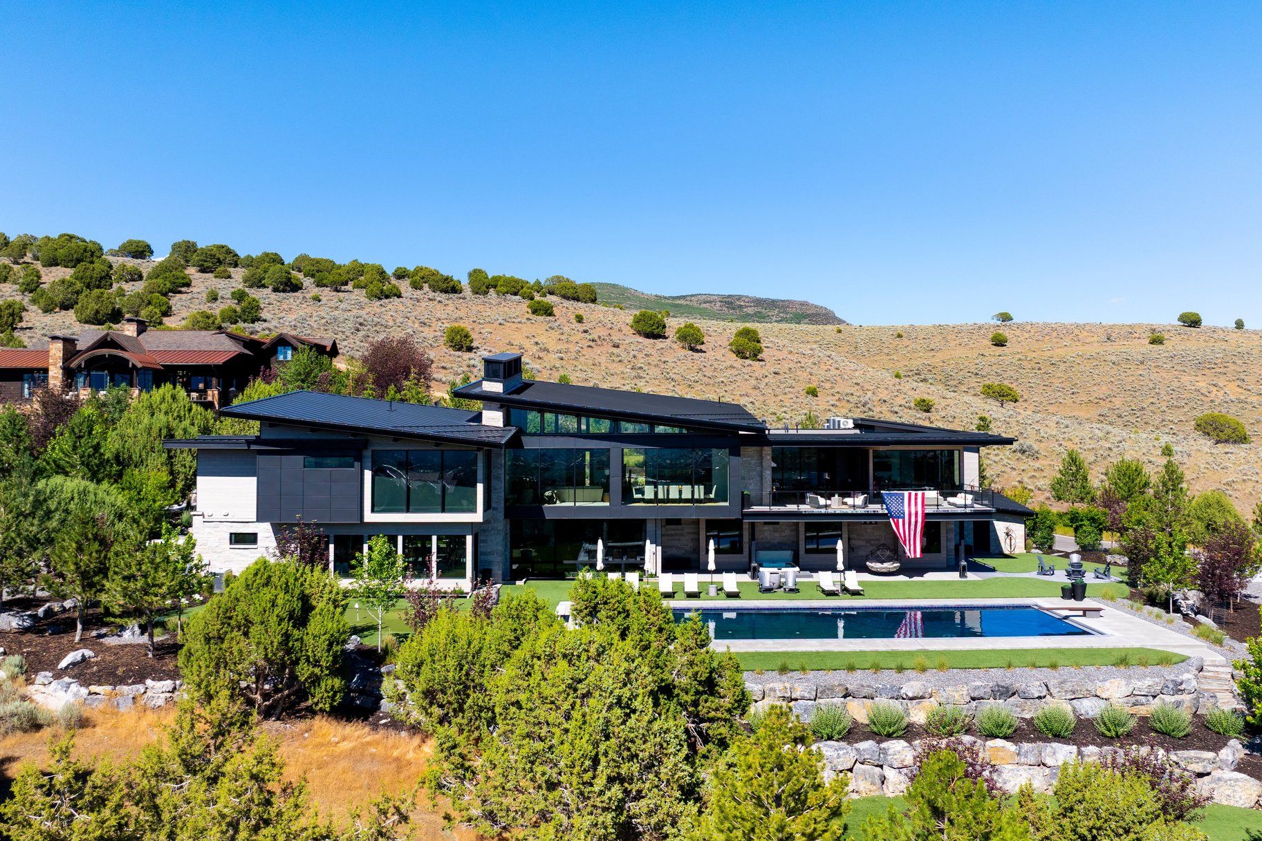  Luxury Lives Here  Architectural Masterpiece with Unmatched Privacy & Views - 物件實景