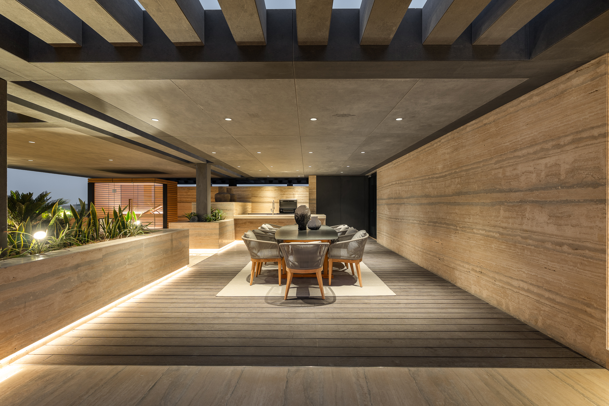 Custom-Built Mansion with Stunning Sunset Views - 物件實景