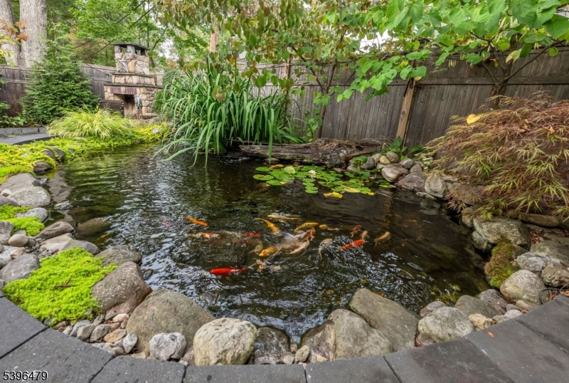 West Milford Twp., New Jersey, 07421, United States, 4 Bedrooms Bedrooms, ,3 BathroomsBathrooms,Residential,For Sale,1992089