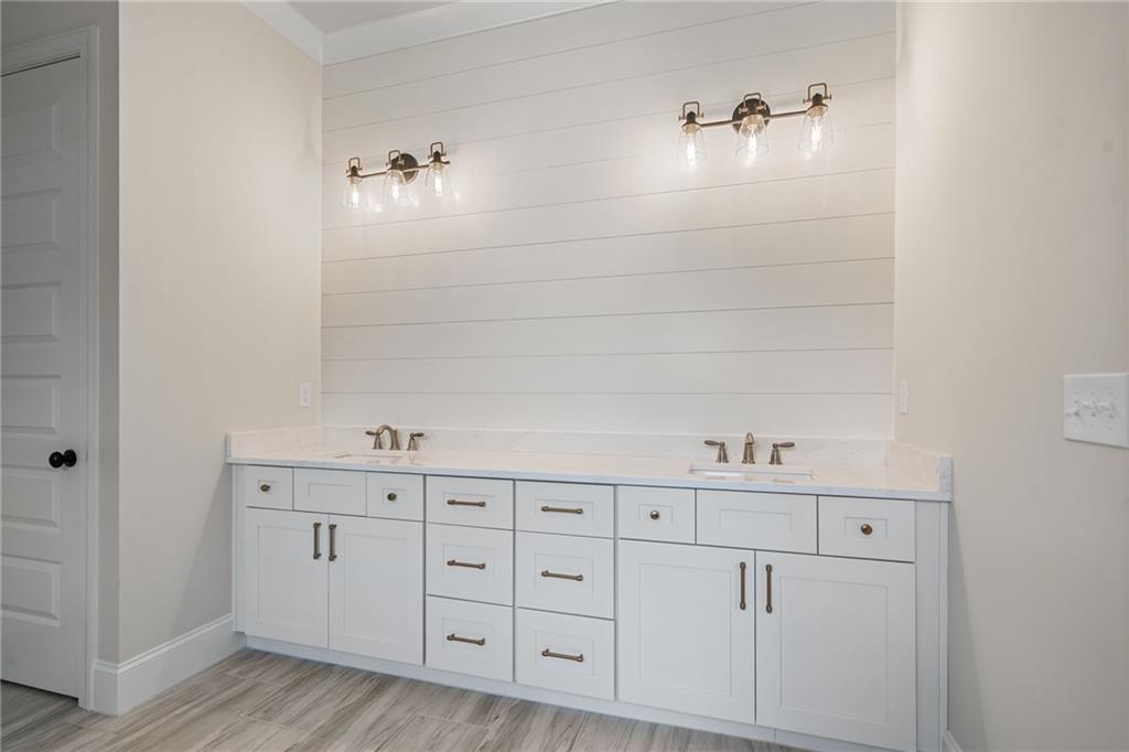 Gainesville, Georgia, 30506, United States, 4 Bedrooms Bedrooms, ,5 BathroomsBathrooms,Residential,For Sale,2008564