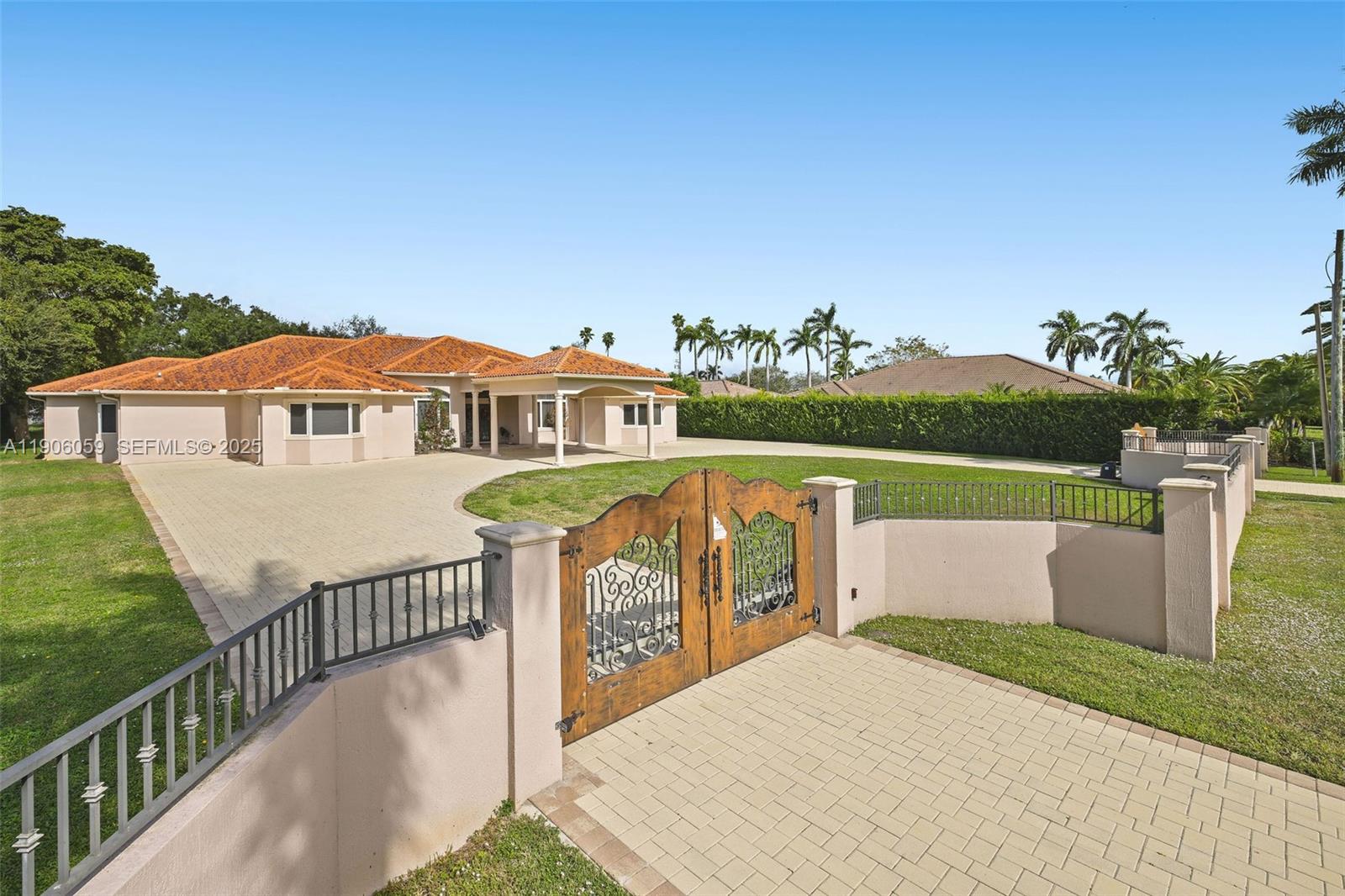 Miami, Florida, 33183, United States, 5 Bedrooms Bedrooms, ,5 BathroomsBathrooms,Residential,For Sale,1998373