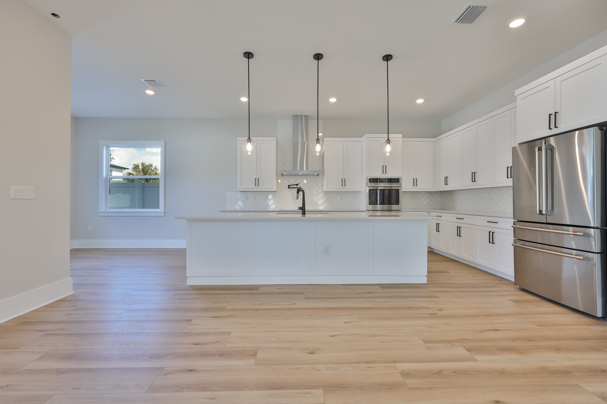 Tampa, Florida, 33611, United States, 5 Bedrooms Bedrooms, ,4 BathroomsBathrooms,Residential,For Sale,1992381