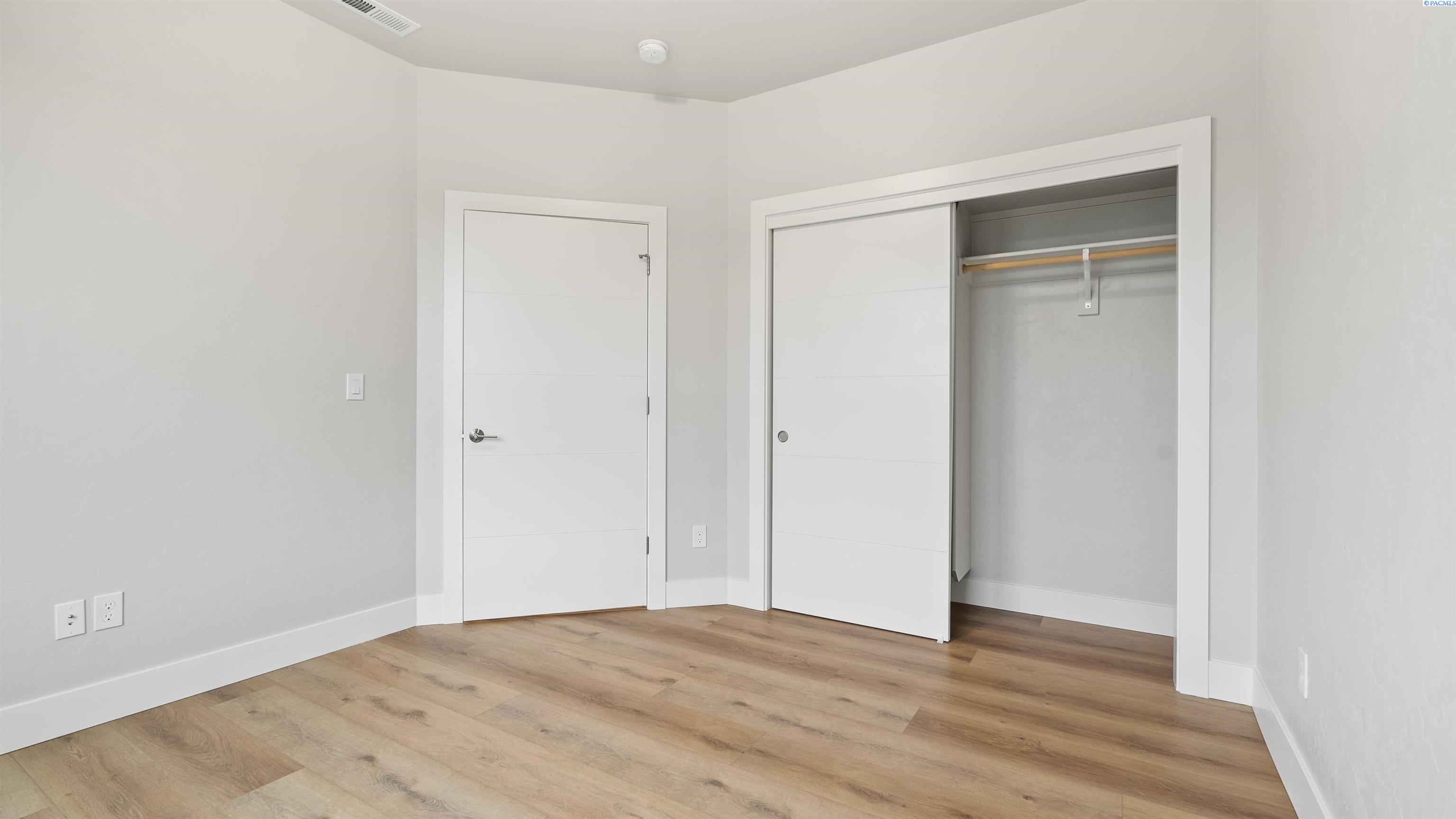 Richland, Washington, 99352, United States, 3 Bedrooms Bedrooms, ,2 BathroomsBathrooms,Residential,For Sale,1991742