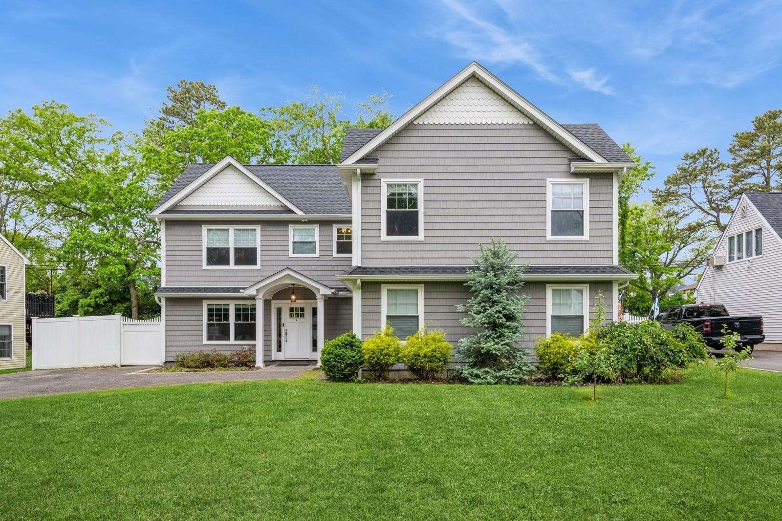 Nesconset, New York, 11767, United States, 3 Bedrooms Bedrooms, ,3 BathroomsBathrooms,Residential,For Sale,1837640