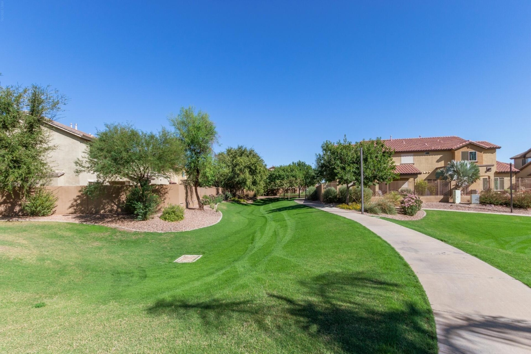  1271 E Canyon Creek Drive  Gilbert, AZ - 物件實景