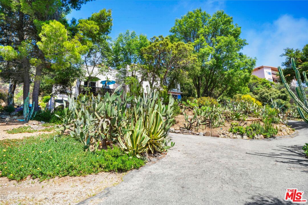 Malibu, California, 90265, United States, 3 Bedrooms Bedrooms, ,3 BathroomsBathrooms,Residential,For Sale,1859463