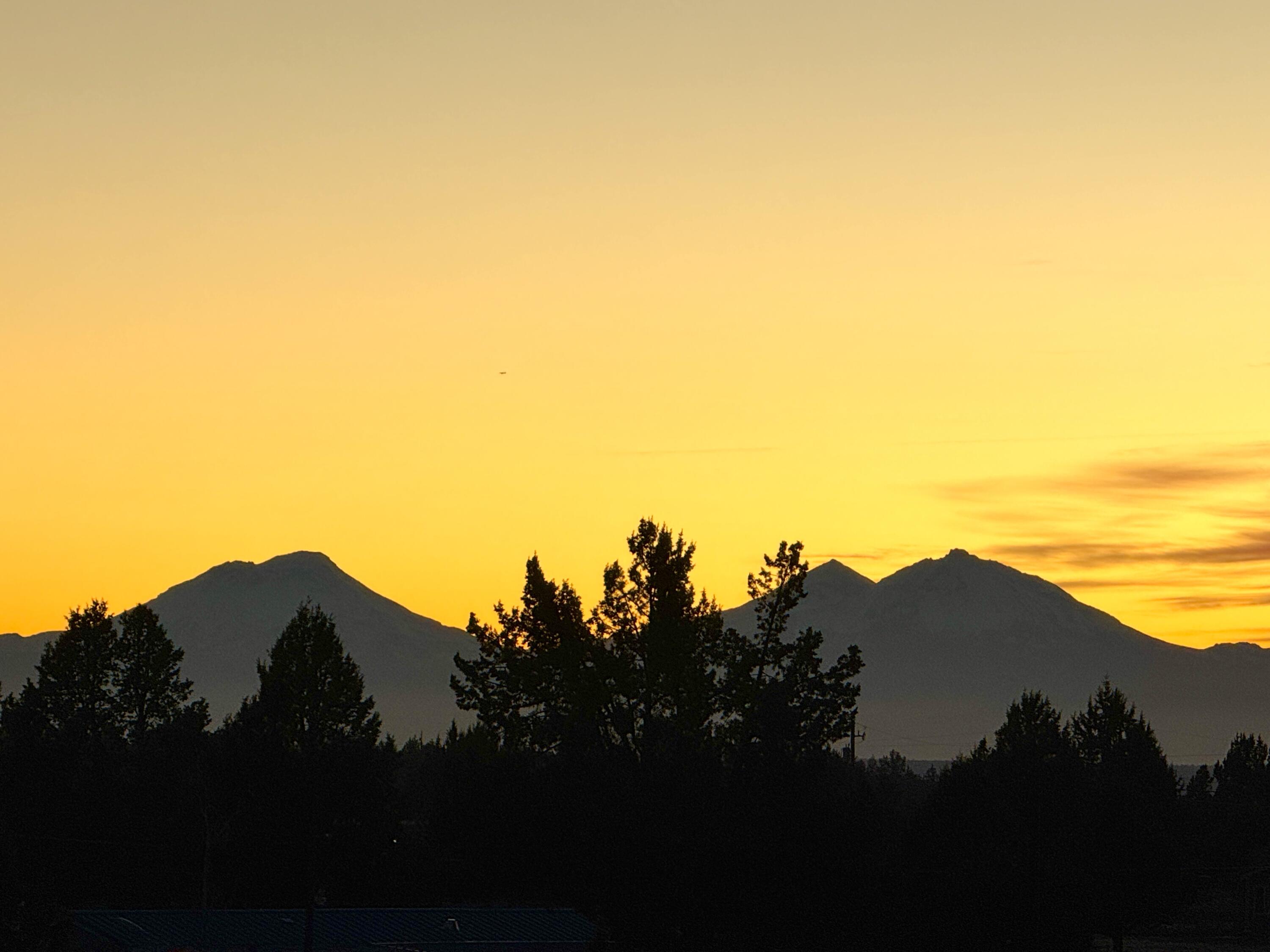 Terrebonne, Oregon, 97760, United States, 3 Bedrooms Bedrooms, ,2 BathroomsBathrooms,Residential,For Sale,2009315