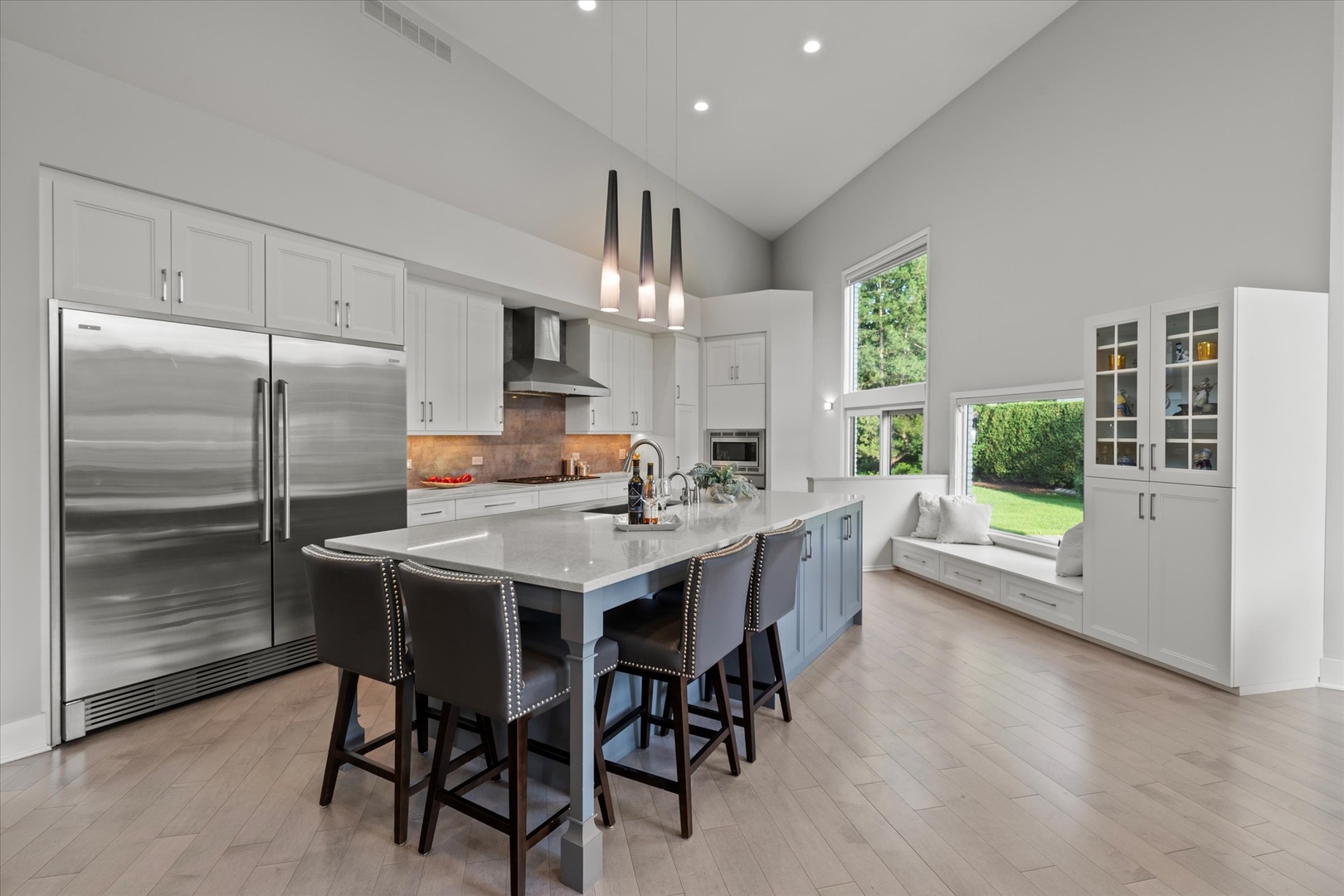 Oak Brook, Illinois, 60523, United States, 5 Bedrooms Bedrooms, ,6 BathroomsBathrooms,Residential,For Sale,1903537