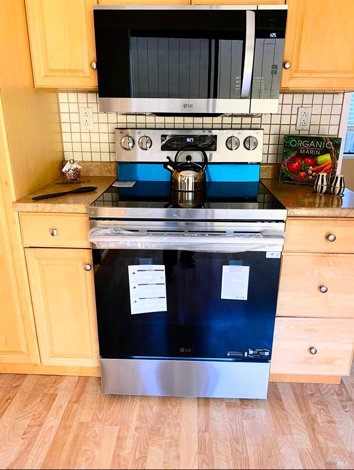 Novato, California, 94947, United States, 3 Bedrooms Bedrooms, ,3 BathroomsBathrooms,Residential,For Sale,1989495