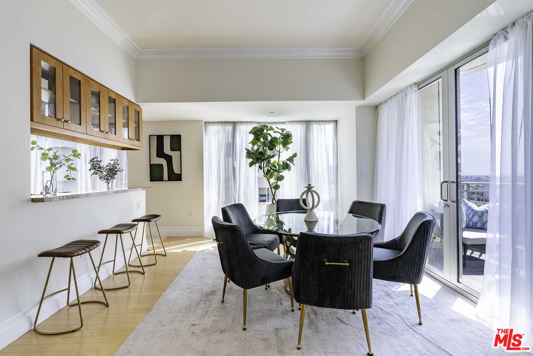 Los Angeles, California, 90024, United States, 2 Bedrooms Bedrooms, ,3 BathroomsBathrooms,Residential,For Sale,1840834