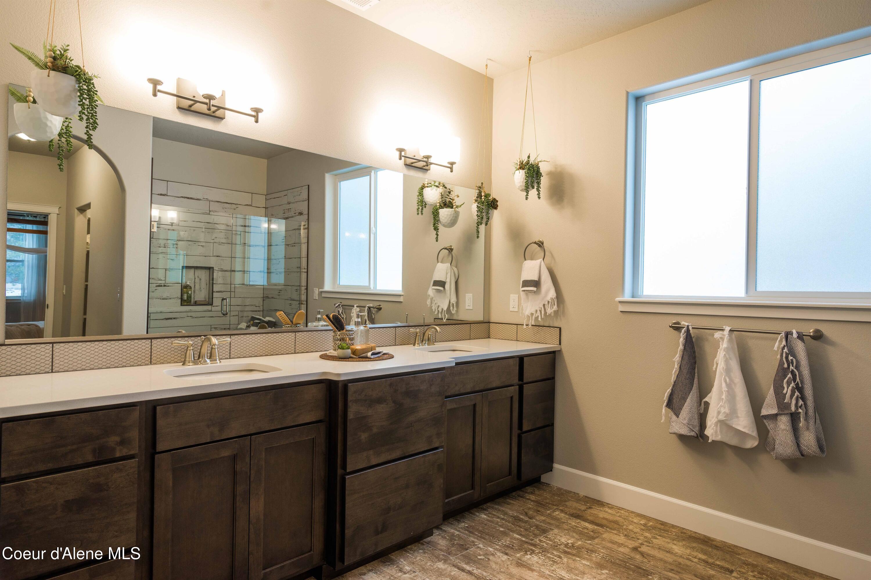 Rathdrum, Idaho, 83858, United States, 3 Bedrooms Bedrooms, ,Residential,For Sale,1960535