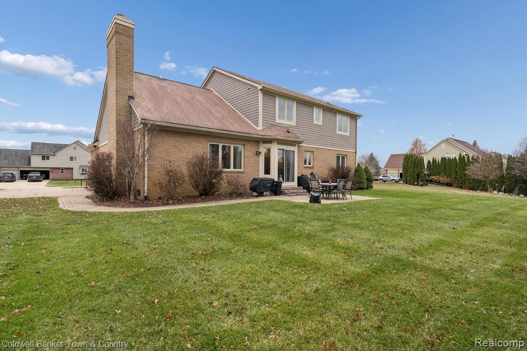 Highland, Michigan, 48357, United States, 4 Bedrooms Bedrooms, ,4 BathroomsBathrooms,Residential,For Sale,2003066