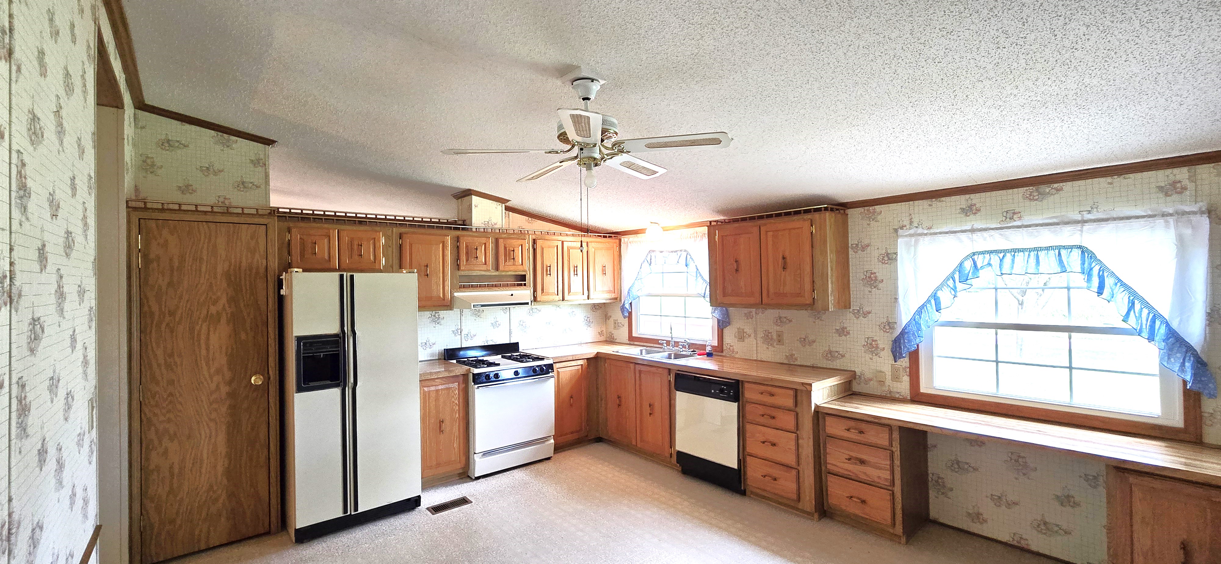 Osawatomie, Kansas, 66064, United States, 3 Bedrooms Bedrooms, ,2 BathroomsBathrooms,Residential,For Sale,1920353