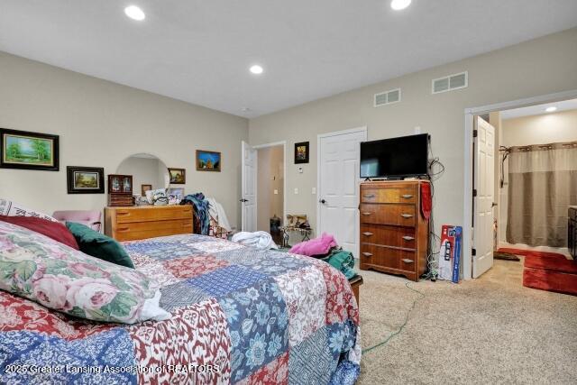 Charlotte, Michigan, 48813, United States, 5 Bedrooms Bedrooms, ,5 BathroomsBathrooms,Residential,For Sale,1985665