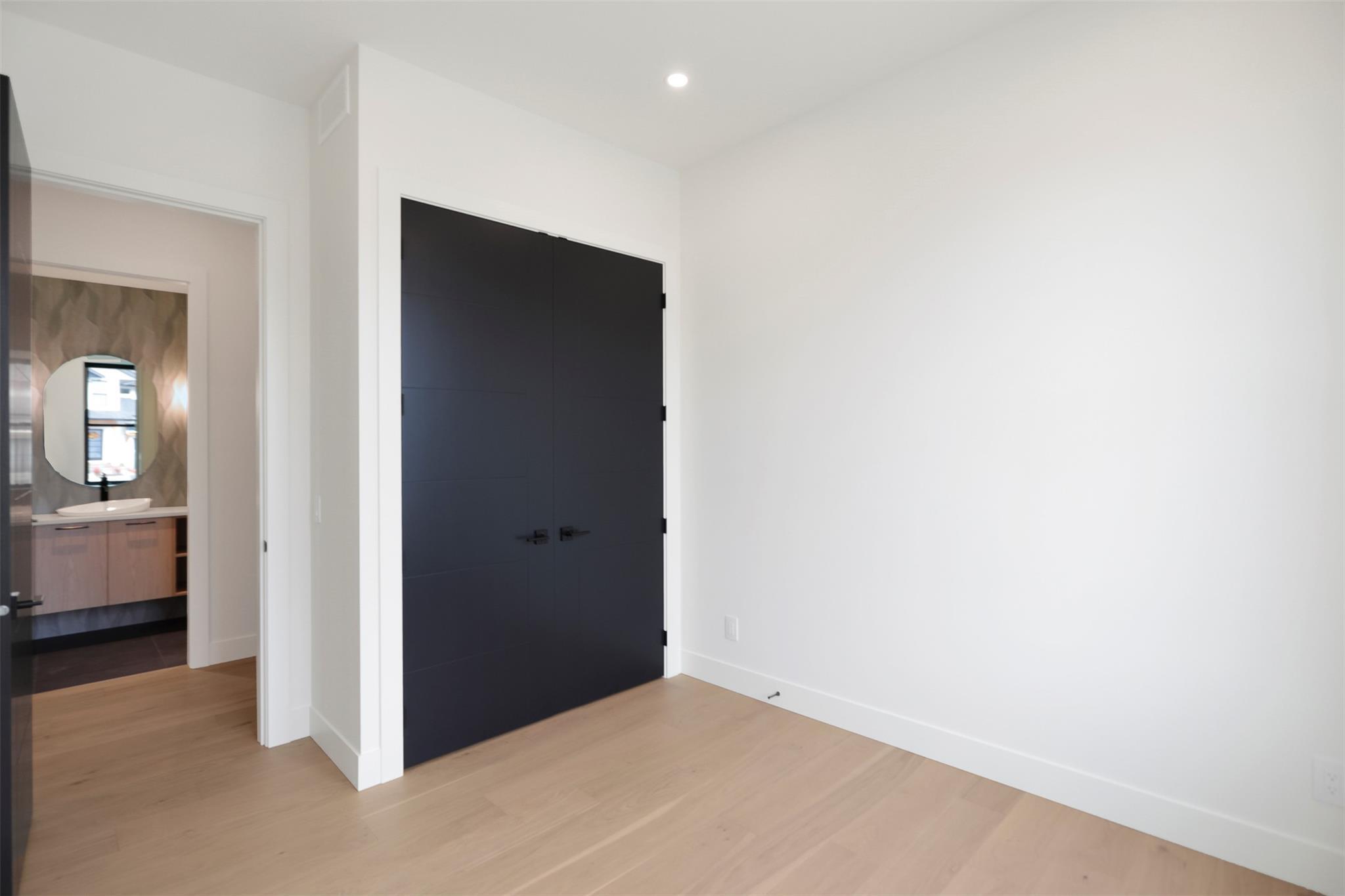 KELOWNA, British Columbia, V1W 0C4, CA, 5 Bedrooms Bedrooms, ,4 BathroomsBathrooms,Residential,For Sale,1960562