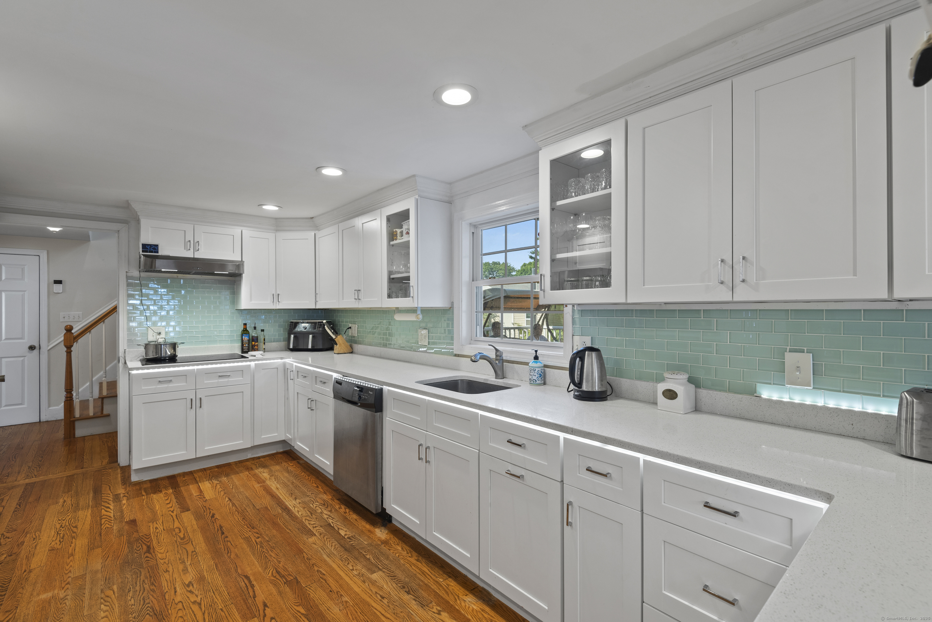 Milford, Connecticut, 06460, United States, 4 Bedrooms Bedrooms, ,3 BathroomsBathrooms,Residential,For Sale,1848853