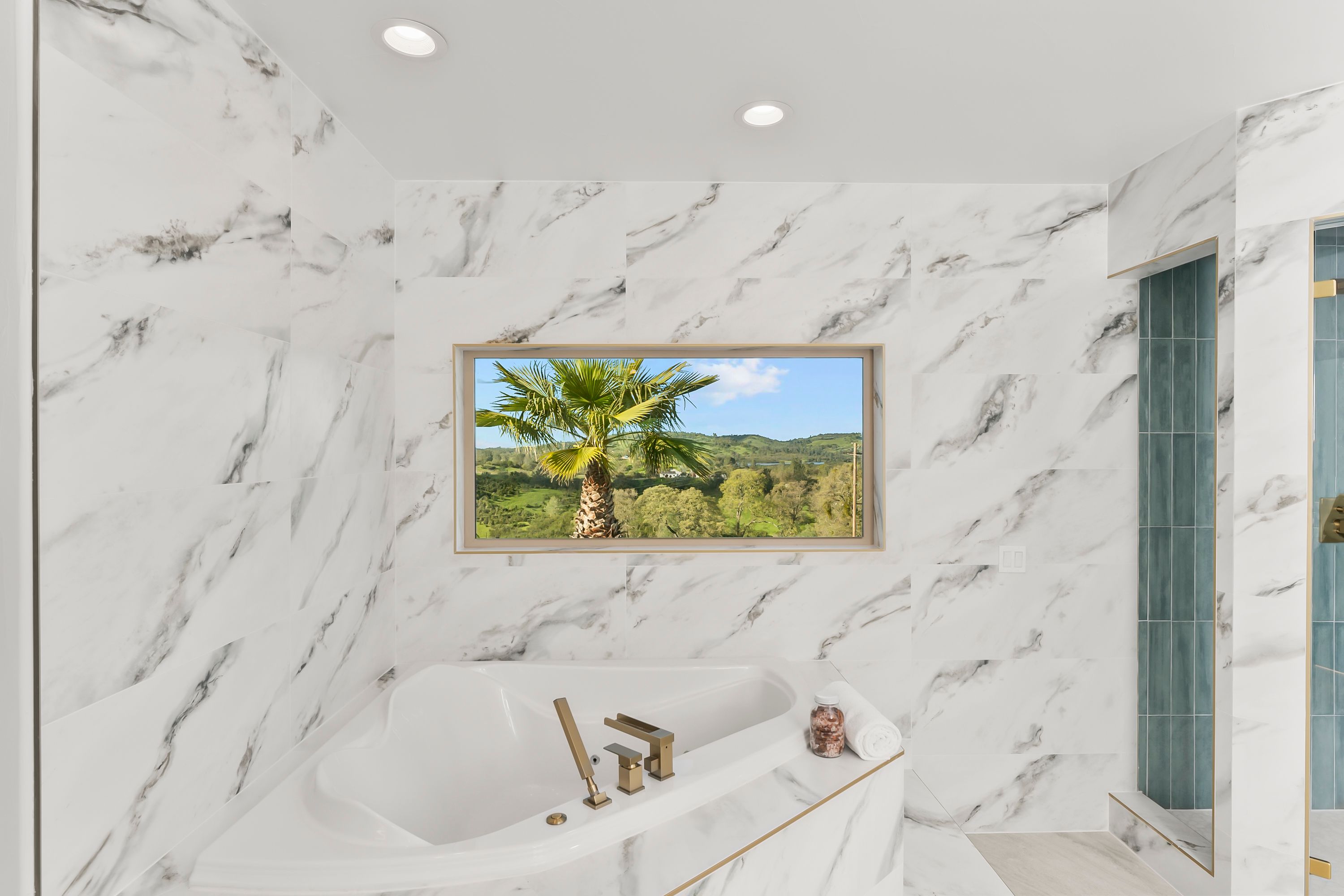  40 Acres - Big Views - Renovated Home - 物件實景