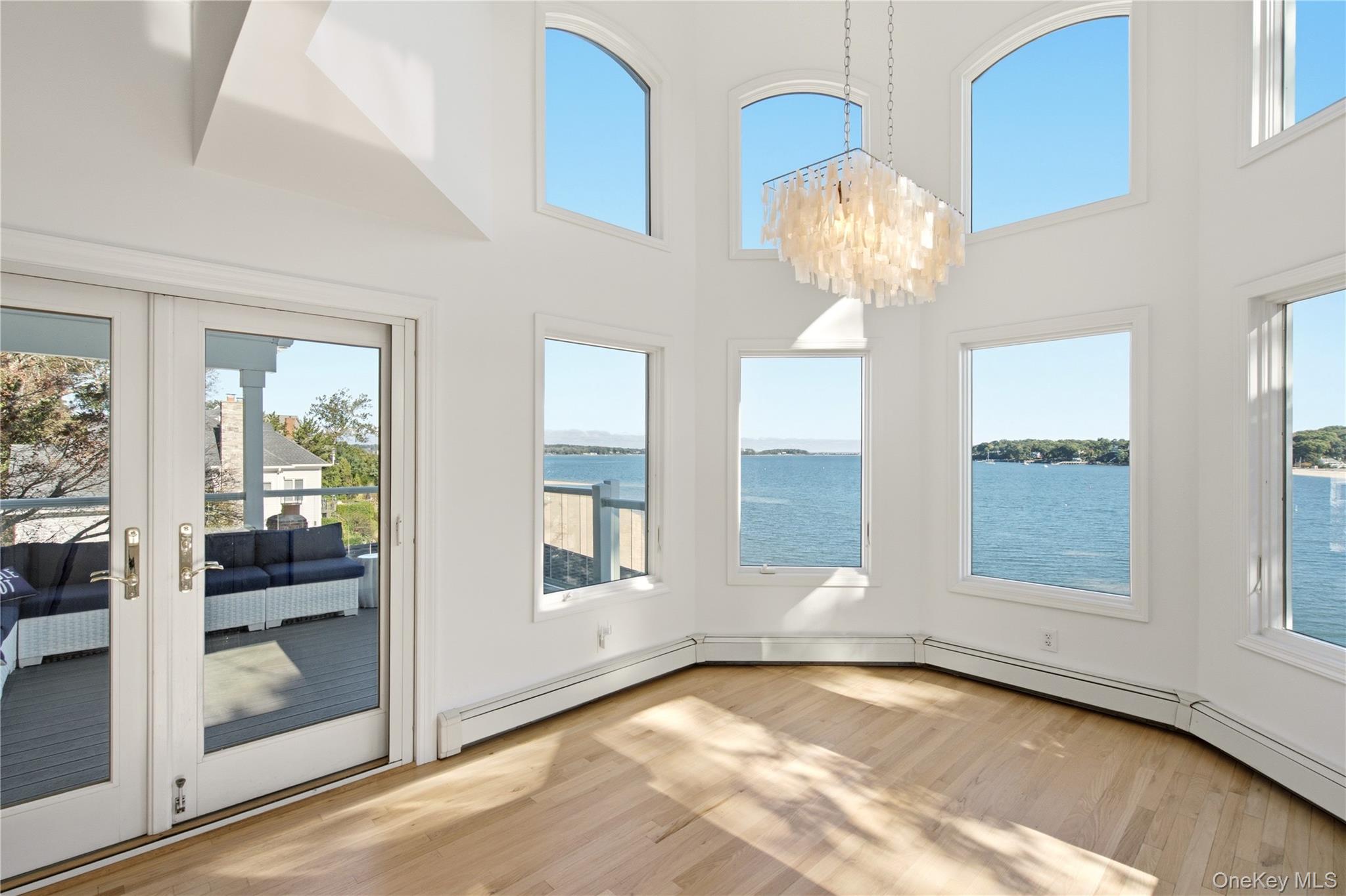  565 Mckinley Terrace, Centerport, NY, 11721 - 物件實景