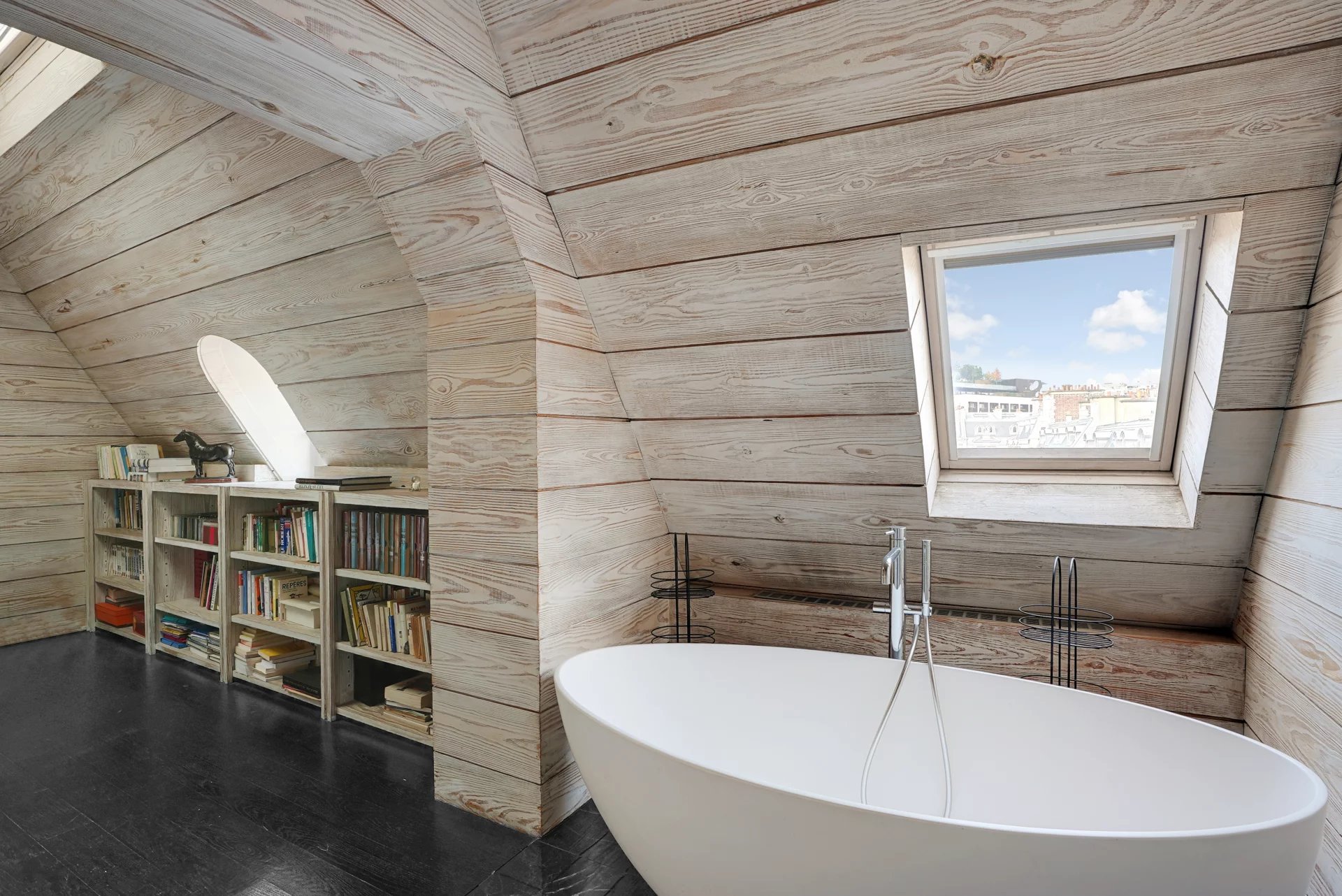 Paris 8th, Île-de-France, 75008, FR, 4 Bedrooms Bedrooms, ,2 BathroomsBathrooms,Residential,For Sale,1669090