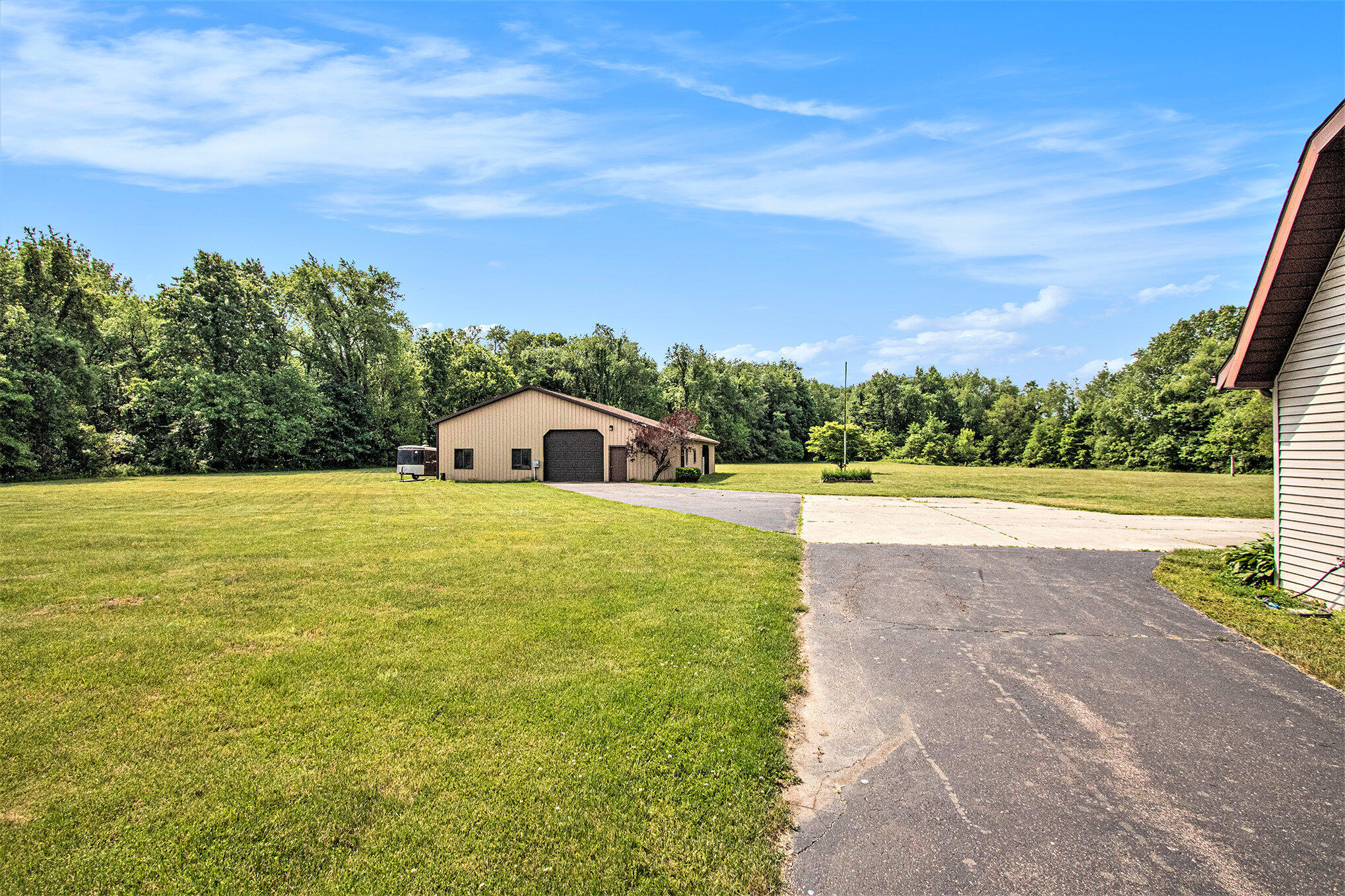 Niles, Michigan, 49120, United States, 2 Bedrooms Bedrooms, ,2 BathroomsBathrooms,Residential,For Sale,1979115