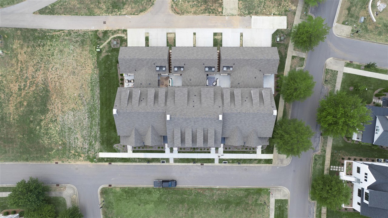 Bowling Green, Kentucky, 42103, United States, 3 Bedrooms Bedrooms, ,4 BathroomsBathrooms,Residential,For Sale,1941670