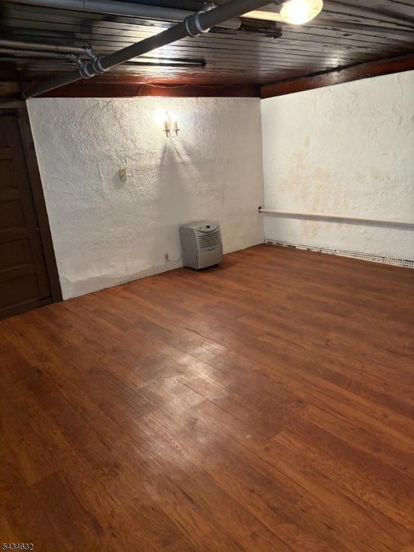 Bloomfield Twp., New Jersey, 07003, United States, 3 Bedrooms Bedrooms, ,1 BathroomBathrooms,Residential,For Sale,2048064