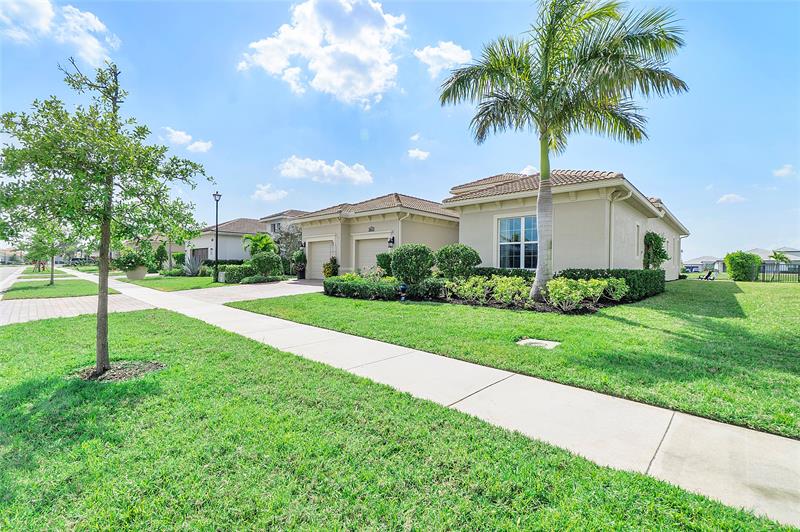 Port St Lucie, Florida, 34987, United States, 3 Bedrooms Bedrooms, ,4 BathroomsBathrooms,Residential,For Sale,2002131
