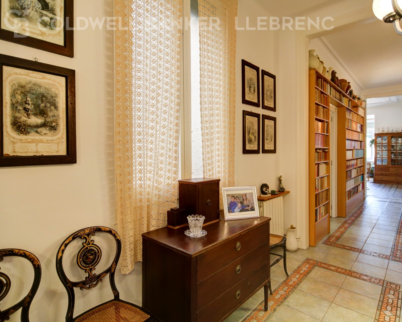 Barcelona, Catalonia, ES, 4 Bedrooms Bedrooms, ,1 BathroomBathrooms,Residential,For Sale,1622772