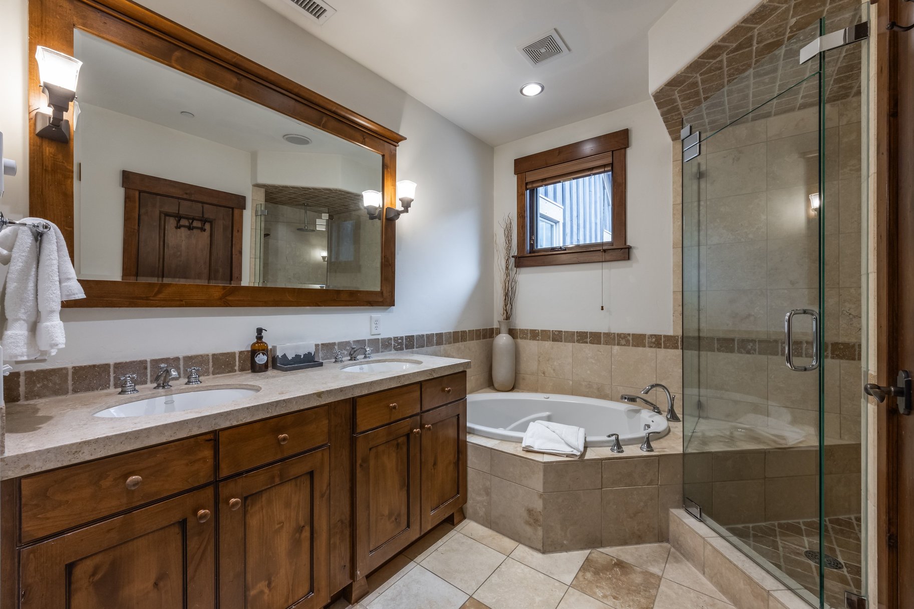  Silver Star 2 BR Ski-in/Ski-out Condo  Step into Your Mountain Dream Lifestyle - 物件實景