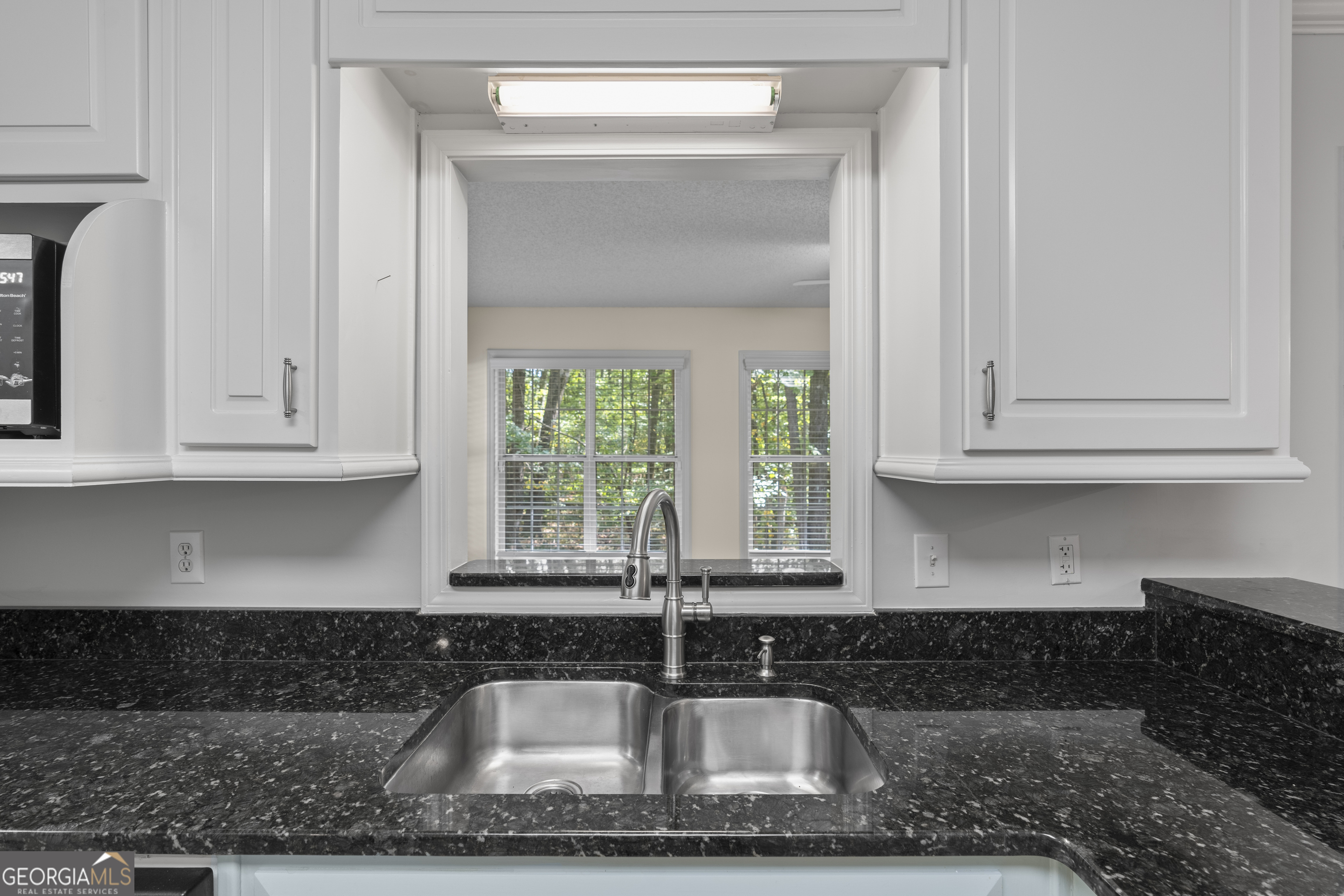 Sharpsburg, Georgia, 30277, United States, 3 Bedrooms Bedrooms, ,3 BathroomsBathrooms,Residential,For Sale,1955891