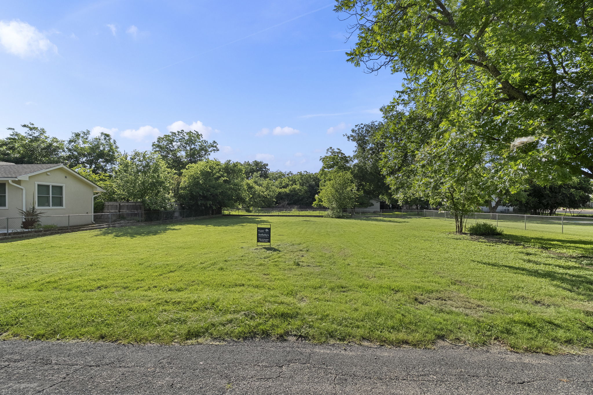  501 West Creek Street, Fredericksburg, TX 78624 - 物件實景