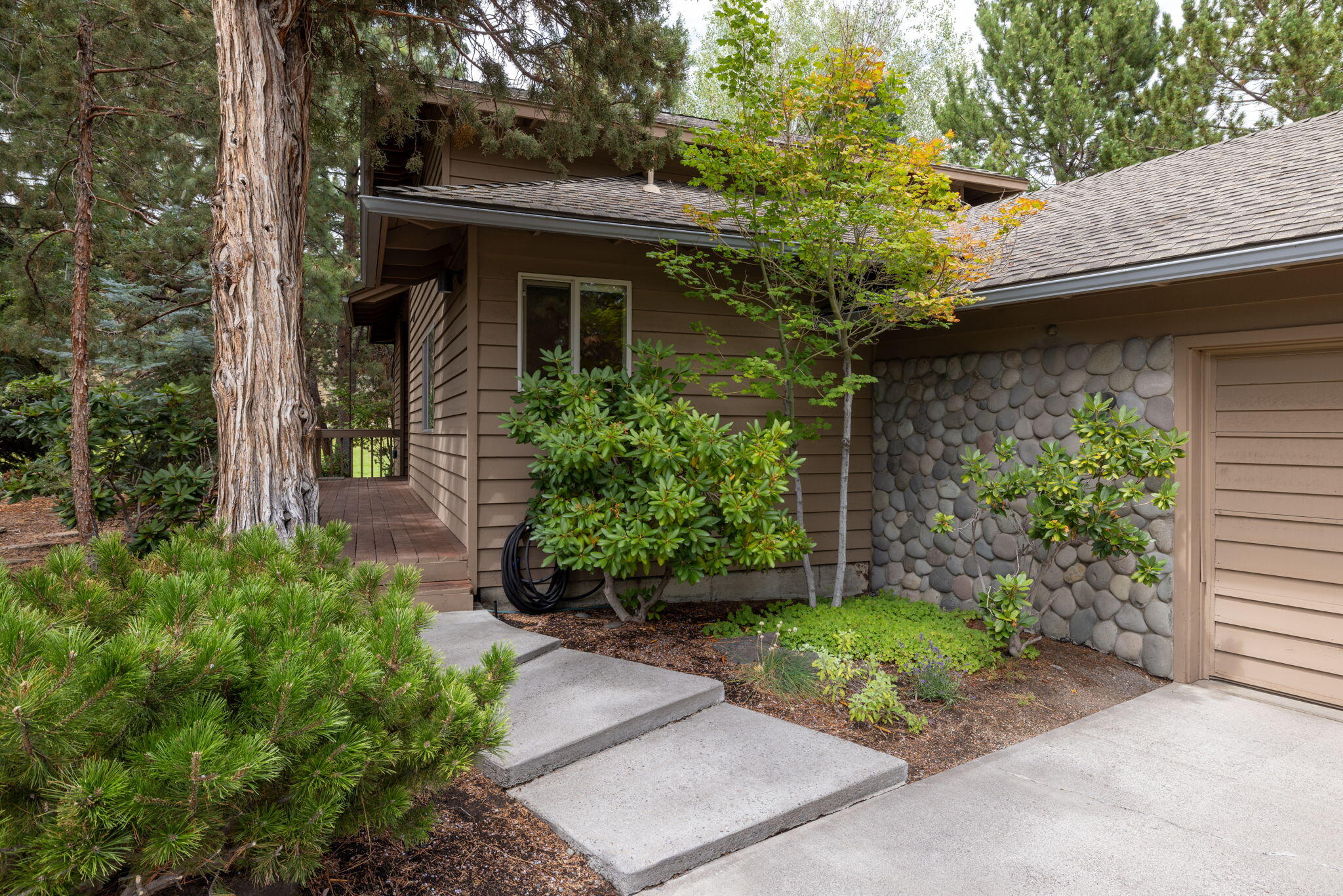 Bend, Oregon, 97703, United States, 3 Bedrooms Bedrooms, ,3 BathroomsBathrooms,Residential,For Sale,1911486