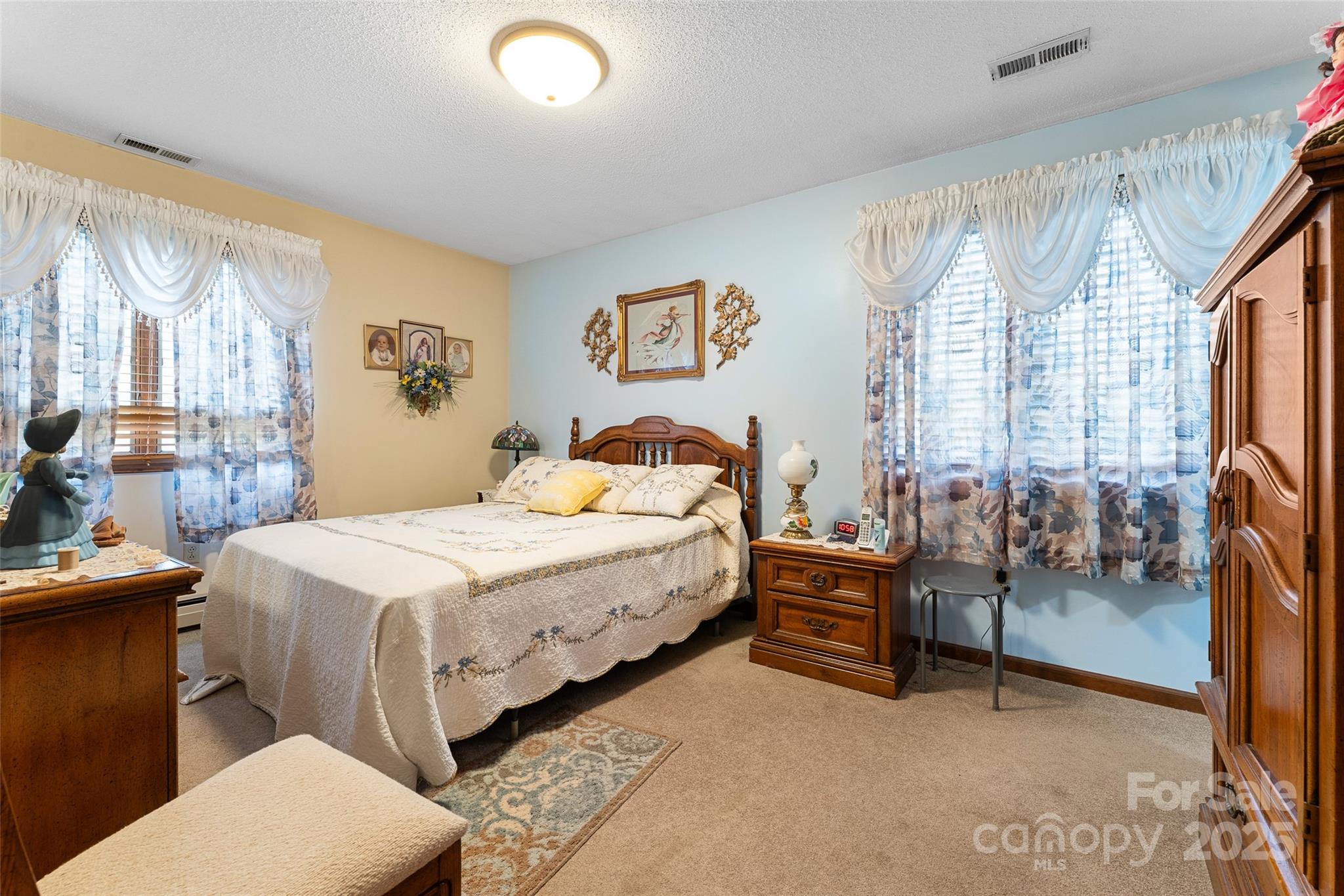 Leicester, North Carolina, 28748, United States, 3 Bedrooms Bedrooms, ,2 BathroomsBathrooms,Residential,For Sale,1938256