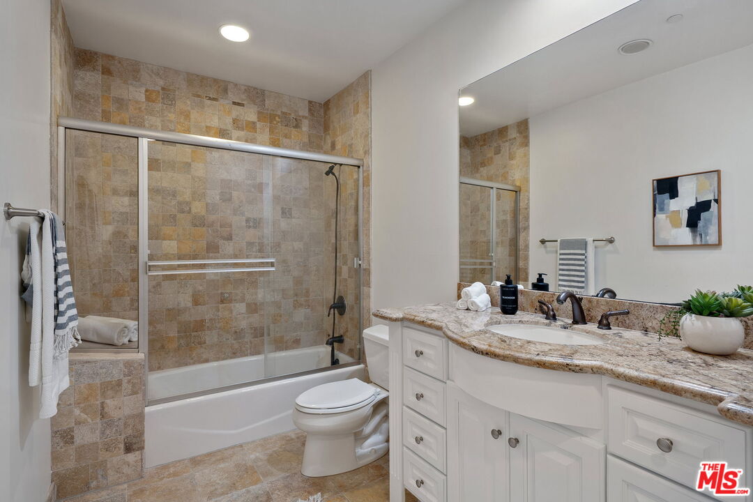 Los Angeles, California, 90025, United States, 3 Bedrooms Bedrooms, ,3 BathroomsBathrooms,Residential,For Sale,1939607