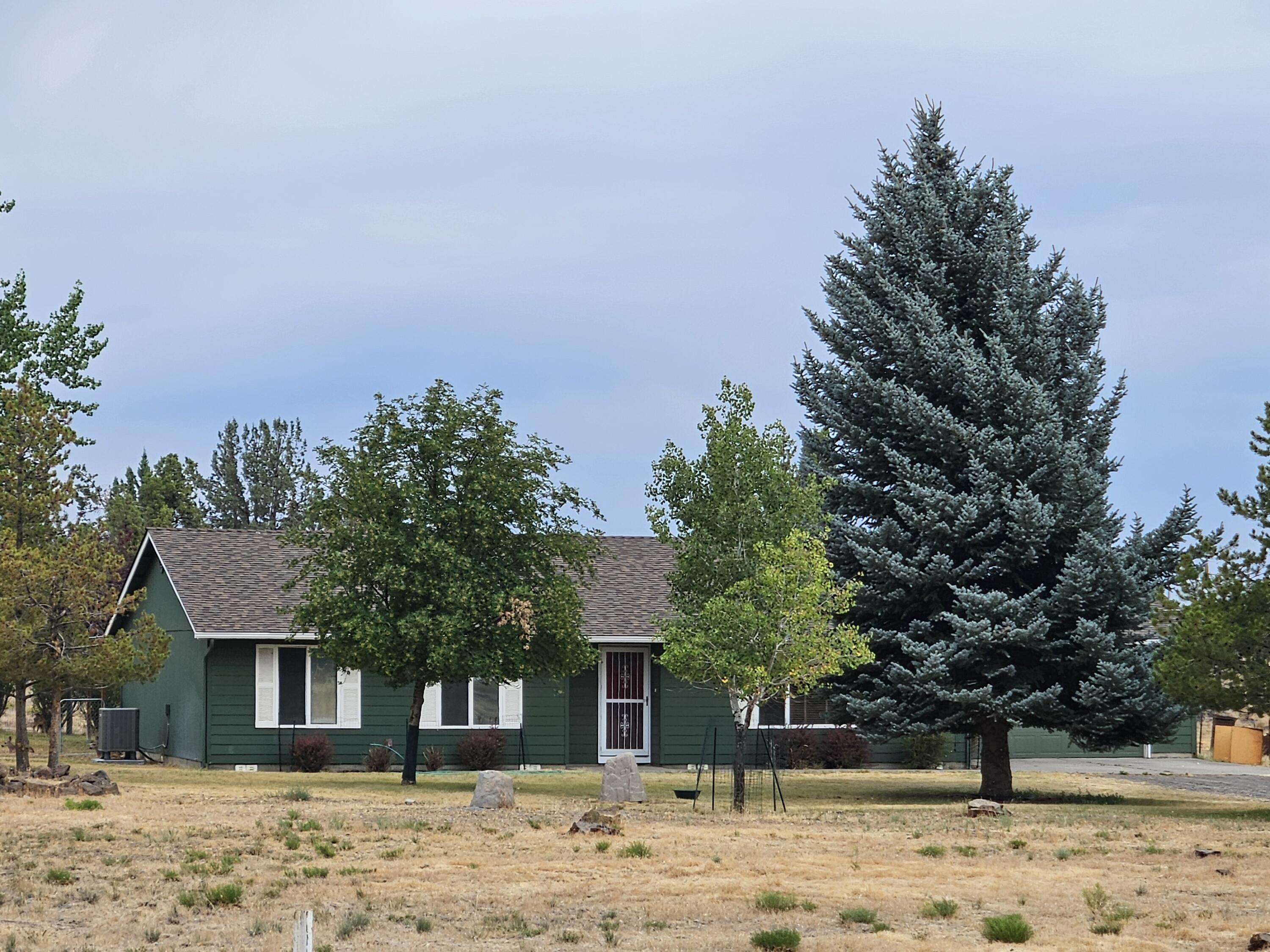 Redmond, Oregon, 97756, United States, 3 Bedrooms Bedrooms, ,2 BathroomsBathrooms,Residential,For Sale,1931963