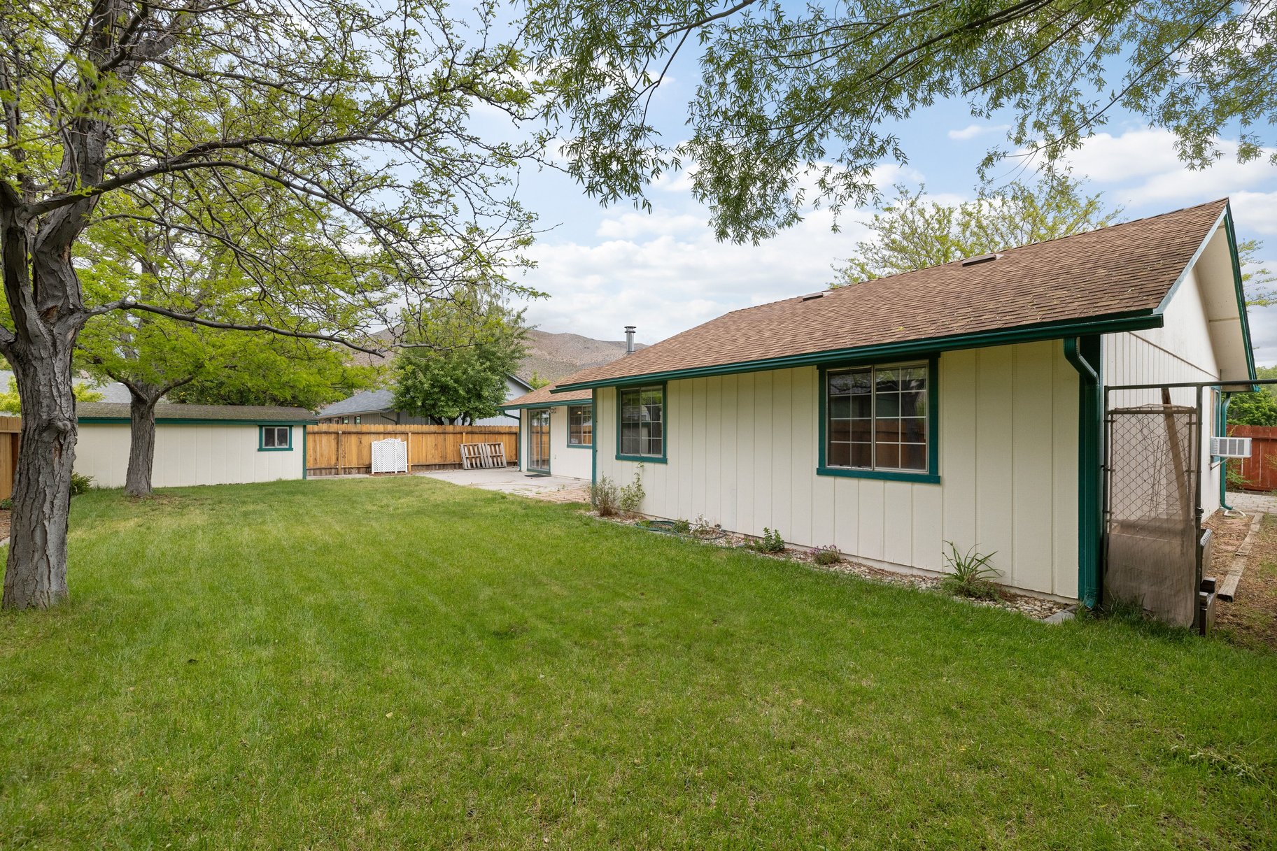  Move-in Ready. Great starter or investment home - 物件實景