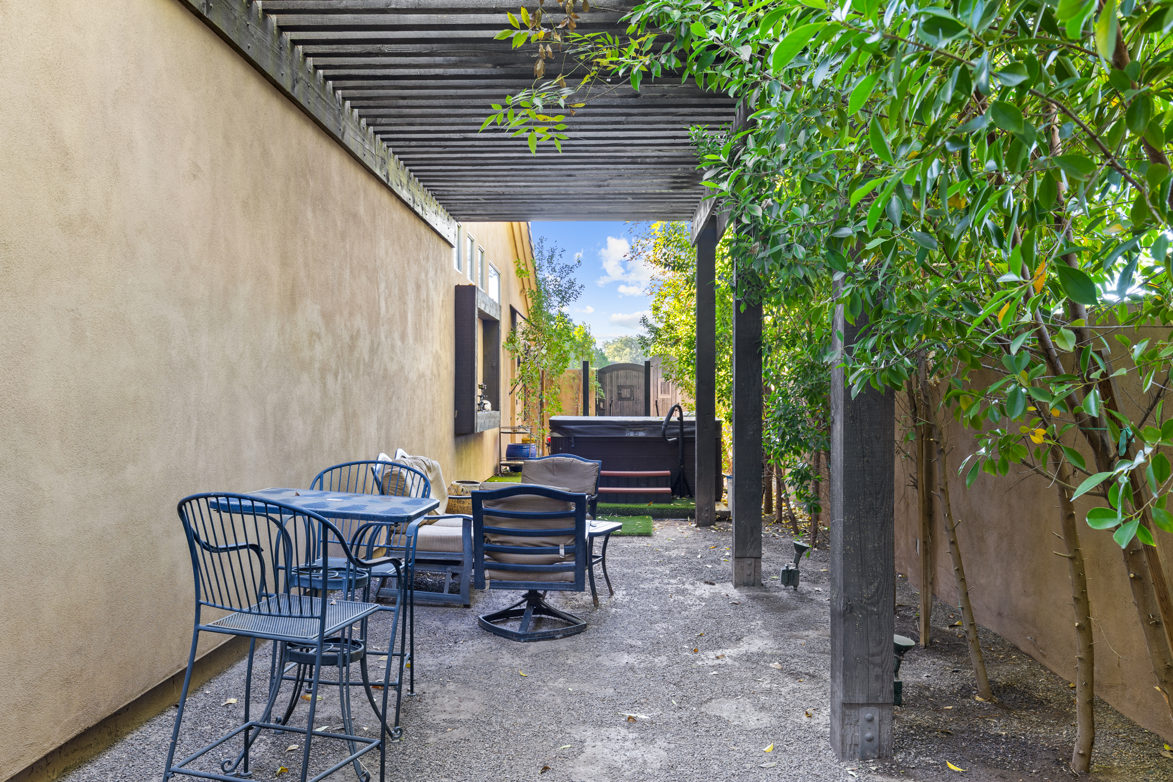 Tempe, Arizona, 85284, United States, 5 Bedrooms Bedrooms, ,3 BathroomsBathrooms,Residential,For Sale,1989924