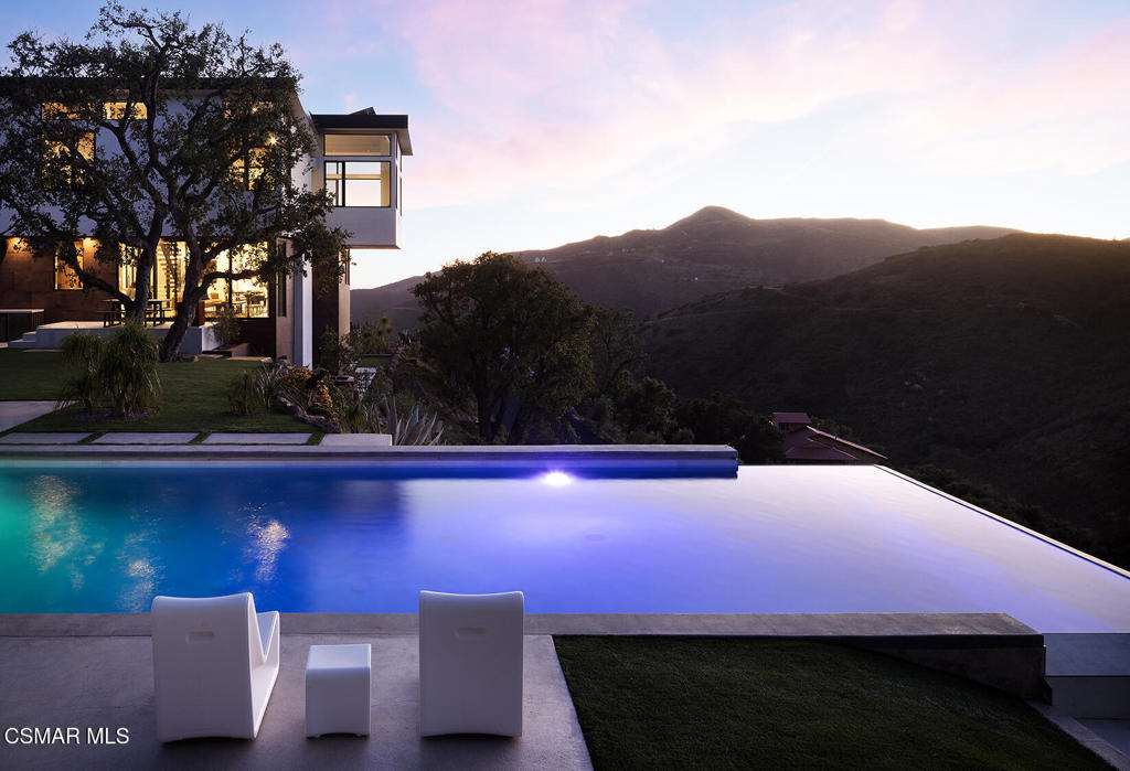 Malibu, California, 90265, United States, 4 Bedrooms Bedrooms, ,3 BathroomsBathrooms,Residential,For Sale,1732105