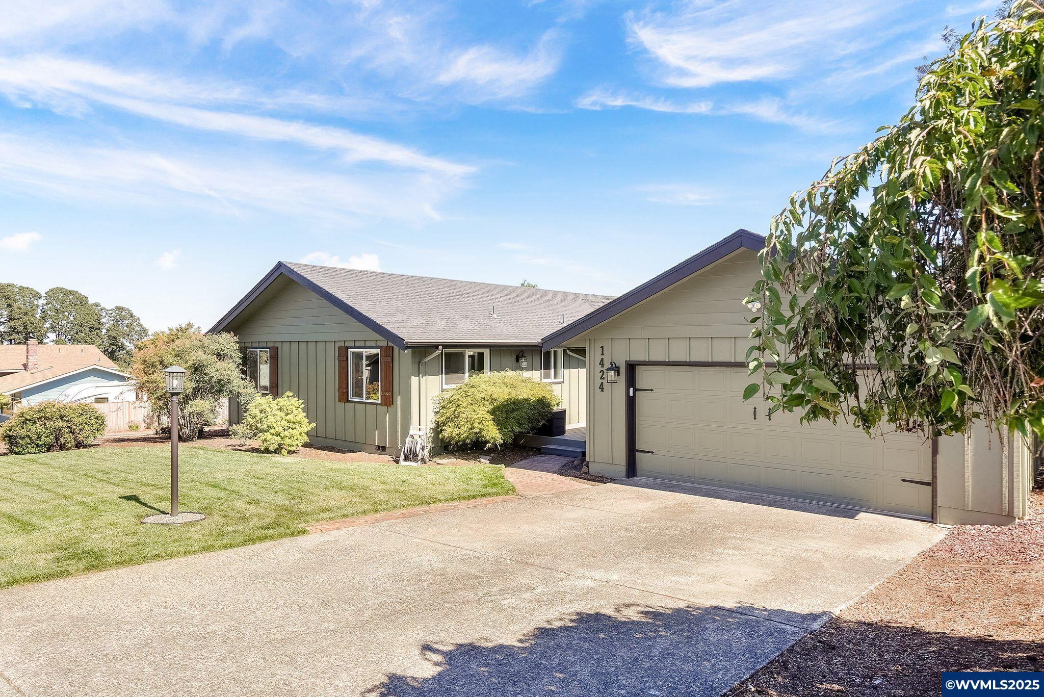 Salem, Oregon, 97304, United States, 3 Bedrooms Bedrooms, ,3 BathroomsBathrooms,Residential,For Sale,1967587