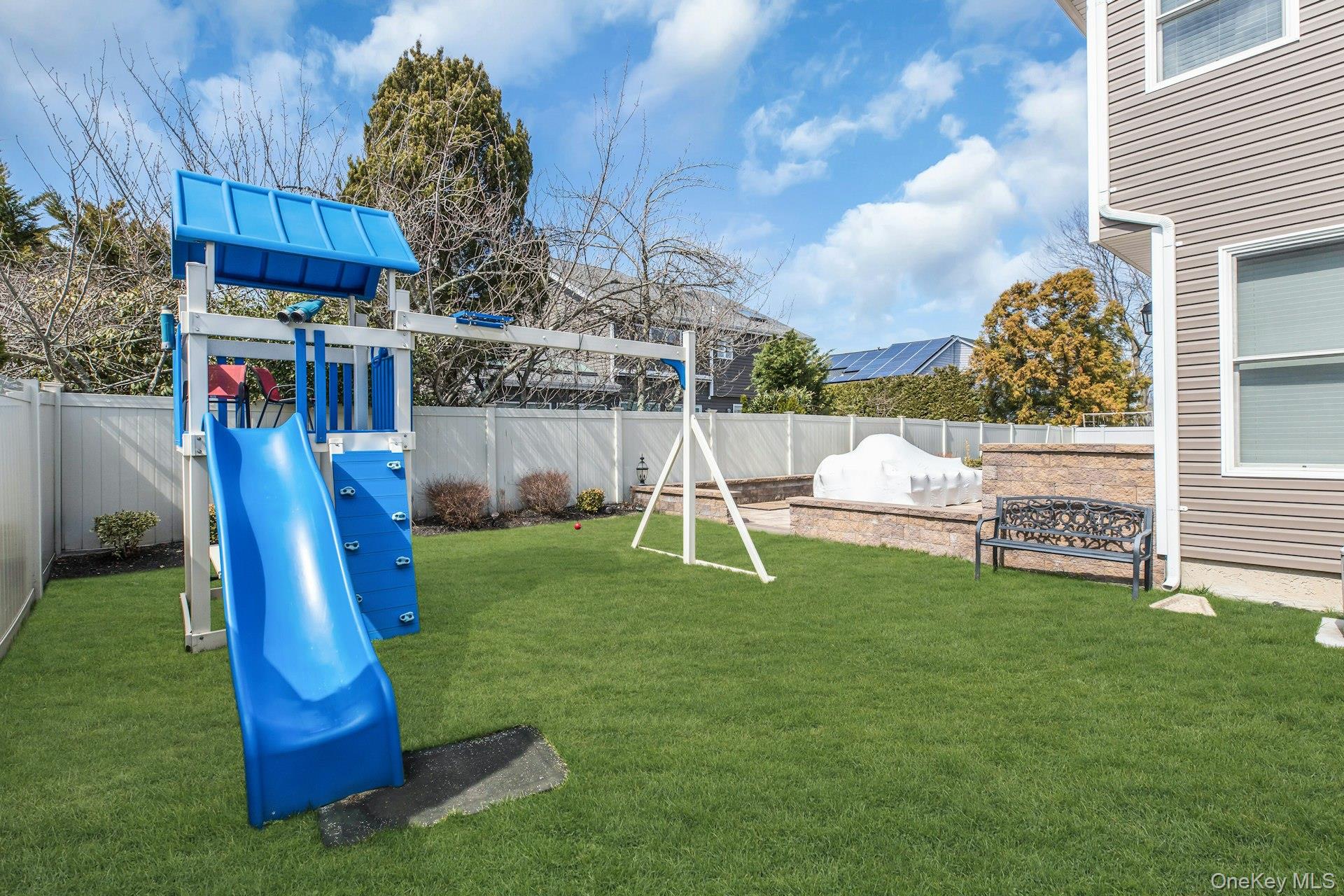  18 Daisy Court, Farmingdale, NY, 11735 - 物件實景