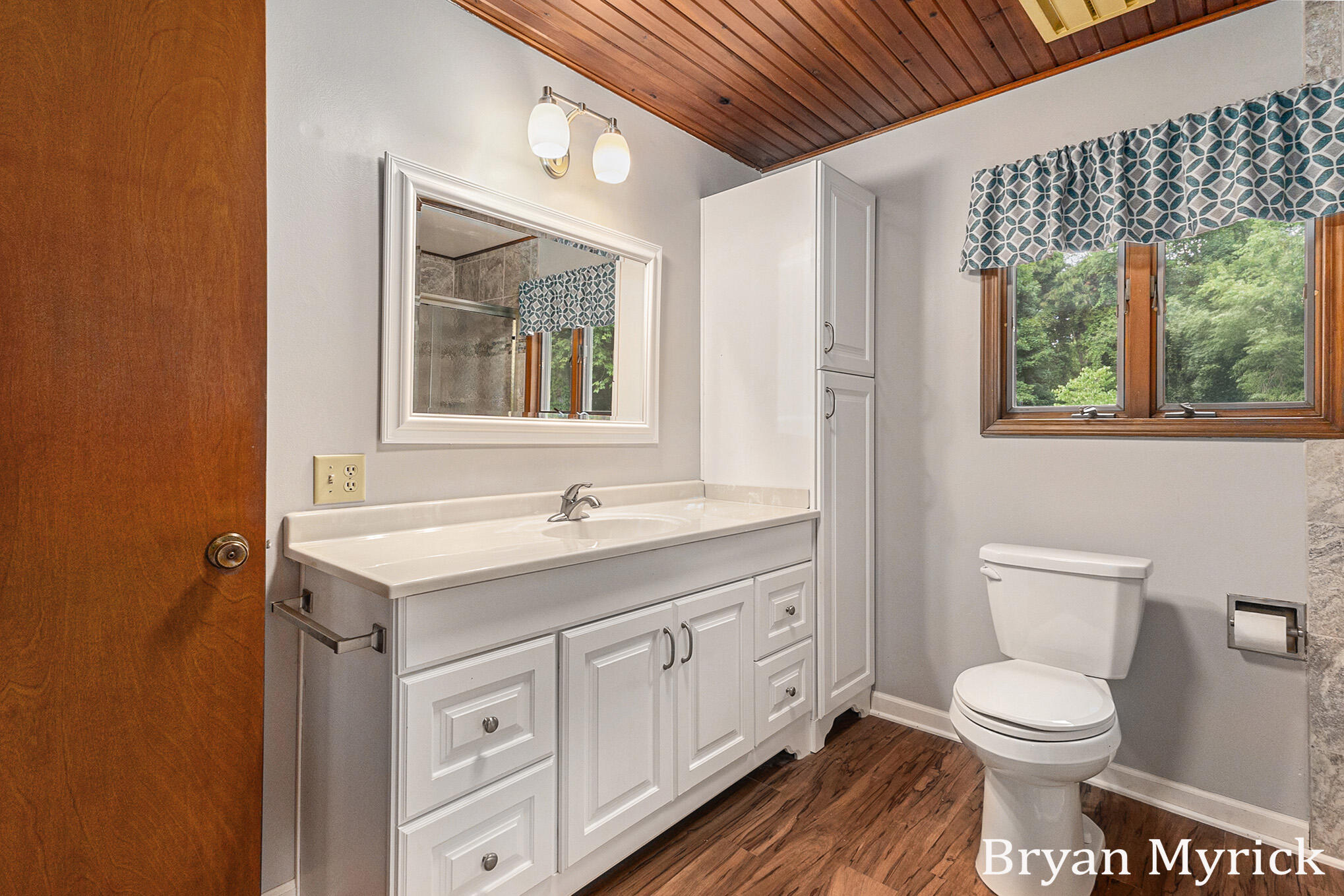Holland, Michigan, 49423, United States, 3 Bedrooms Bedrooms, ,3 BathroomsBathrooms,Residential,For Sale,1892685