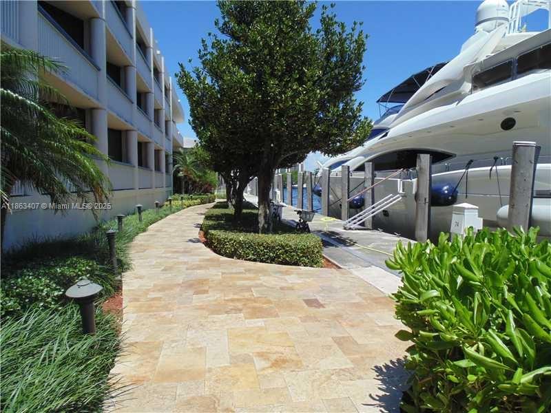 Aventura, Florida, 33180, United States, 2 Bedrooms Bedrooms, ,2 BathroomsBathrooms,Residential,For Sale,1926064