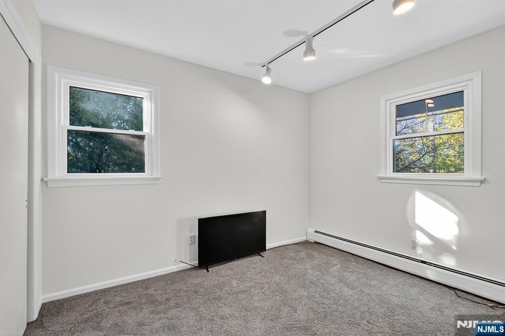 Hillsdale, New Jersey, 07642, United States, 3 Bedrooms Bedrooms, ,2 BathroomsBathrooms,Residential,For Sale,1987903