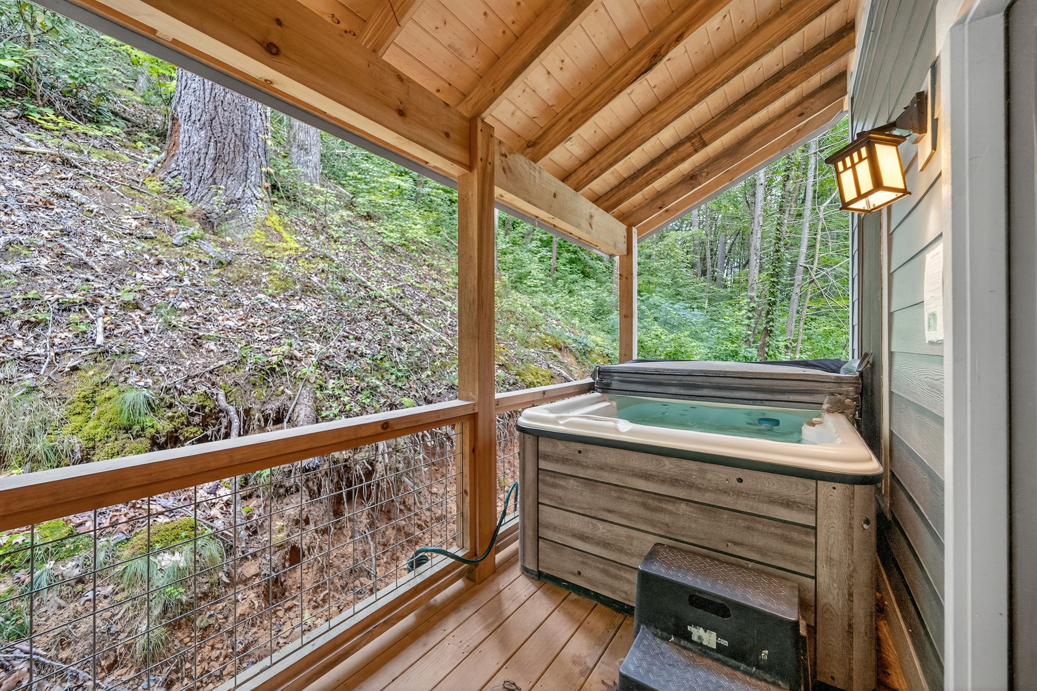 Sevierville, Tennessee, 37862, United States, 2 Bedrooms Bedrooms, ,3 BathroomsBathrooms,Residential,For Sale,2012512