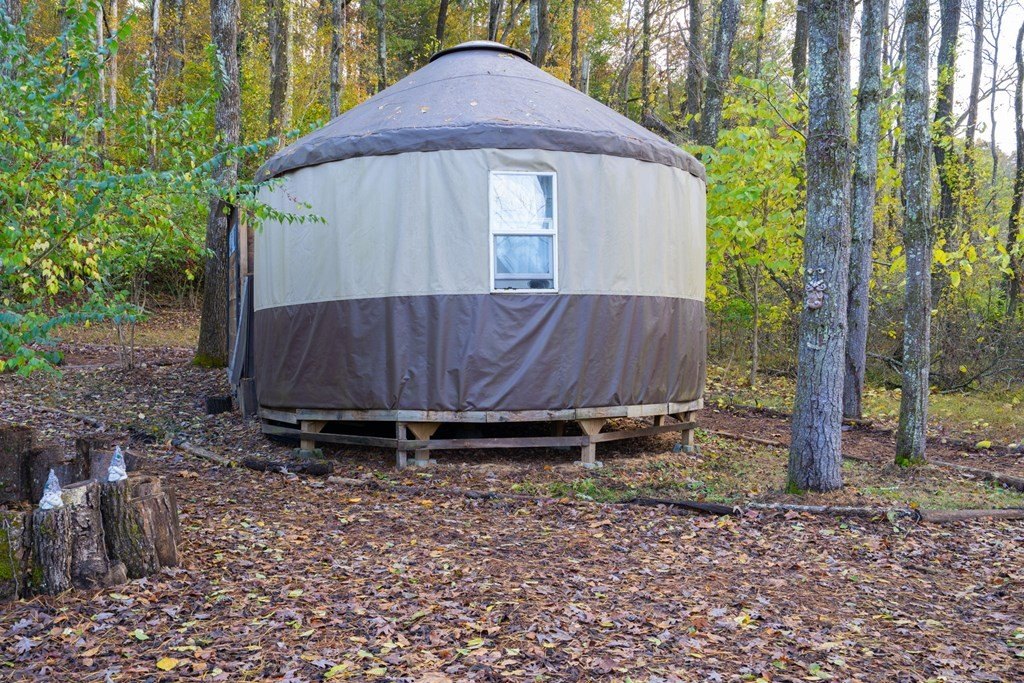 Brasstown, North Carolina, 28902, United States, 3 Bedrooms Bedrooms, ,3 BathroomsBathrooms,Residential,For Sale,1986118