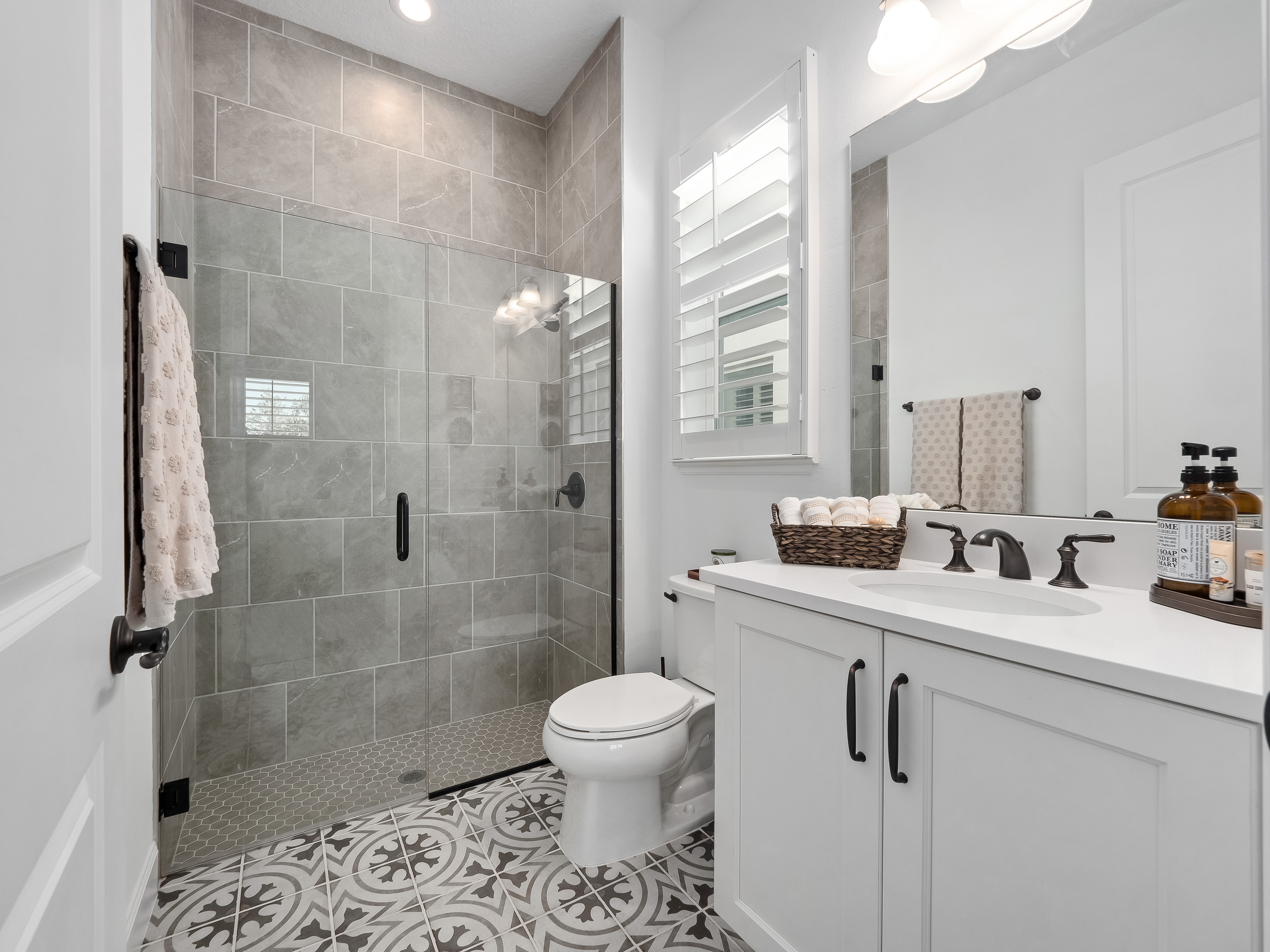 Winter Garden, Florida, 34787, United States, 5 Bedrooms Bedrooms, ,5 BathroomsBathrooms,Residential,For Sale,1914233