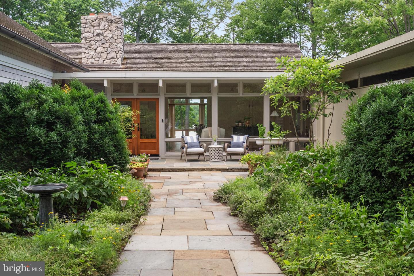 Annapolis, Maryland, 21403, United States, 5 Bedrooms Bedrooms, ,4 BathroomsBathrooms,Residential,For Sale,1895368