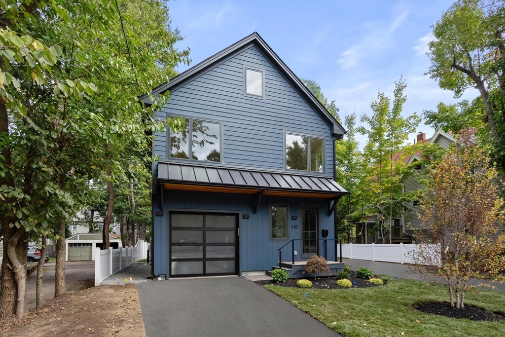 Newton, Massachusetts, 02460, United States, 5 Bedrooms Bedrooms, ,5 BathroomsBathrooms,Residential,For Sale,2000658